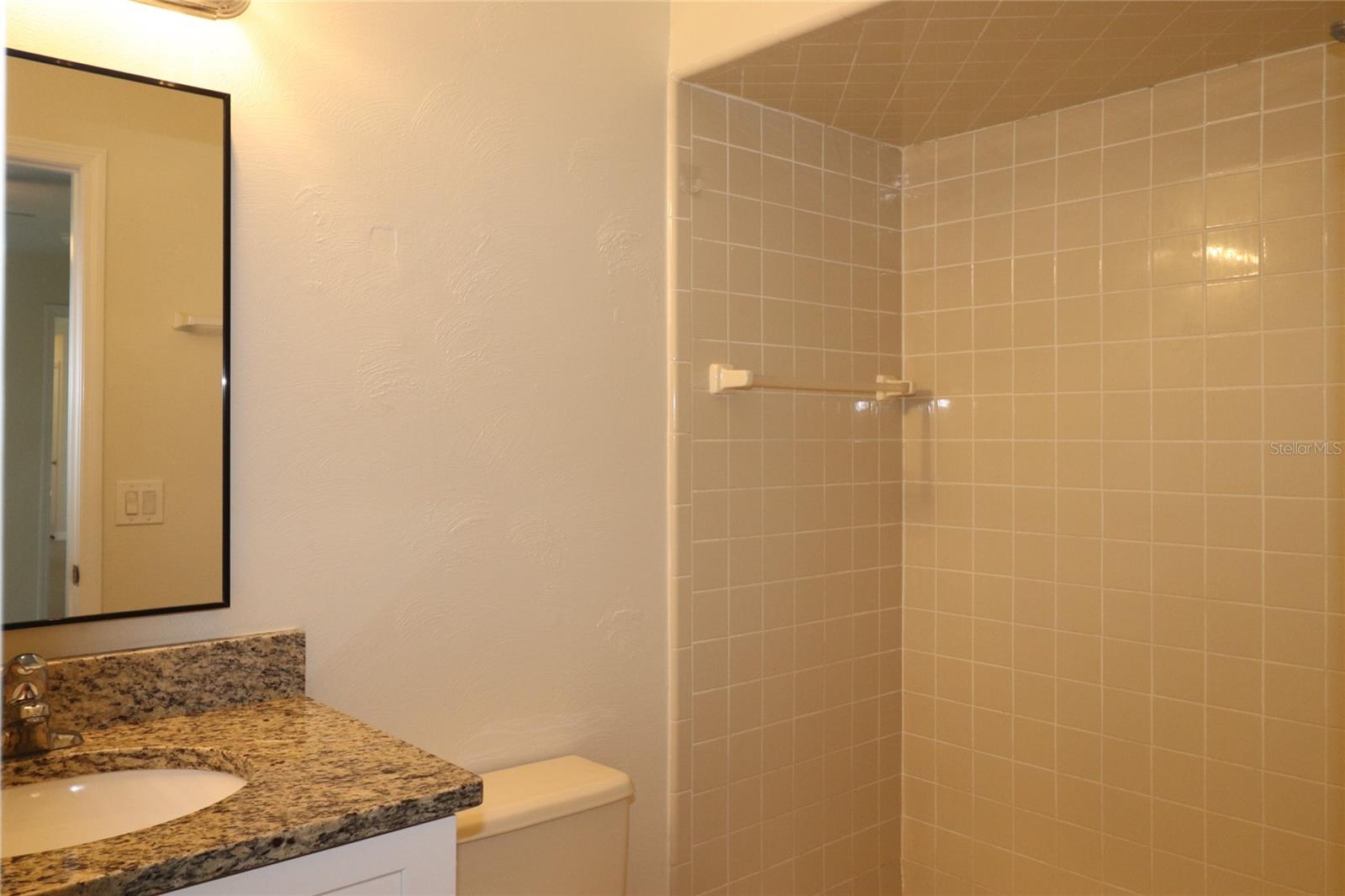 DELTONA LAKES UN 17 - Residential Lease