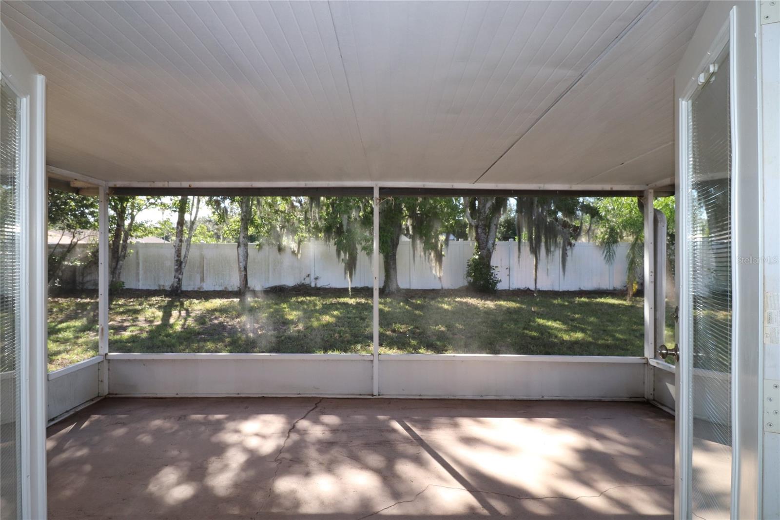 DELTONA LAKES UN 17 - Residential Lease