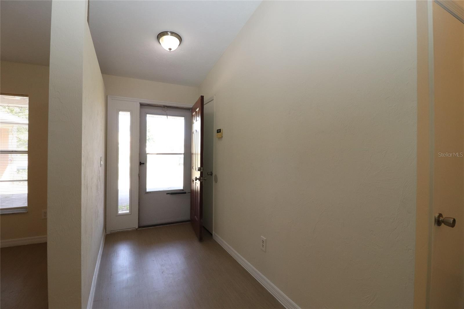 DELTONA LAKES UN 17 - Residential Lease