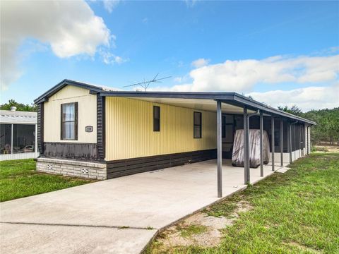 A home in LAKE WALES