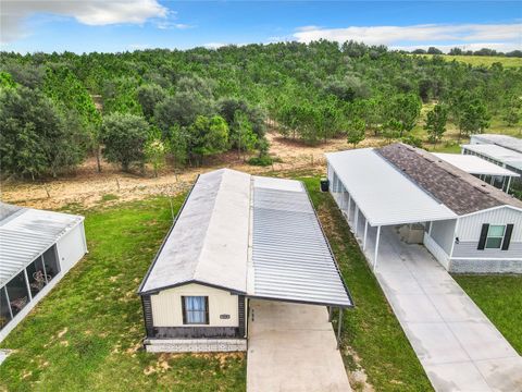 A home in LAKE WALES