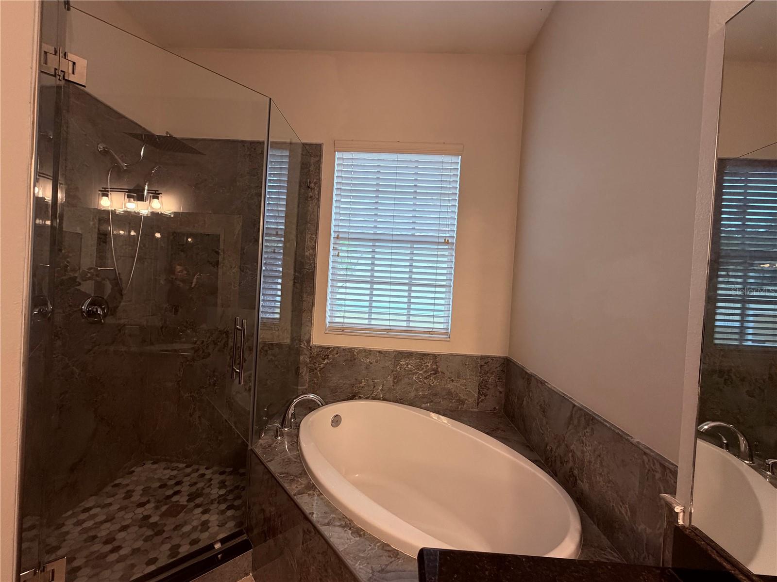 GUNN TWNHMS - Residential