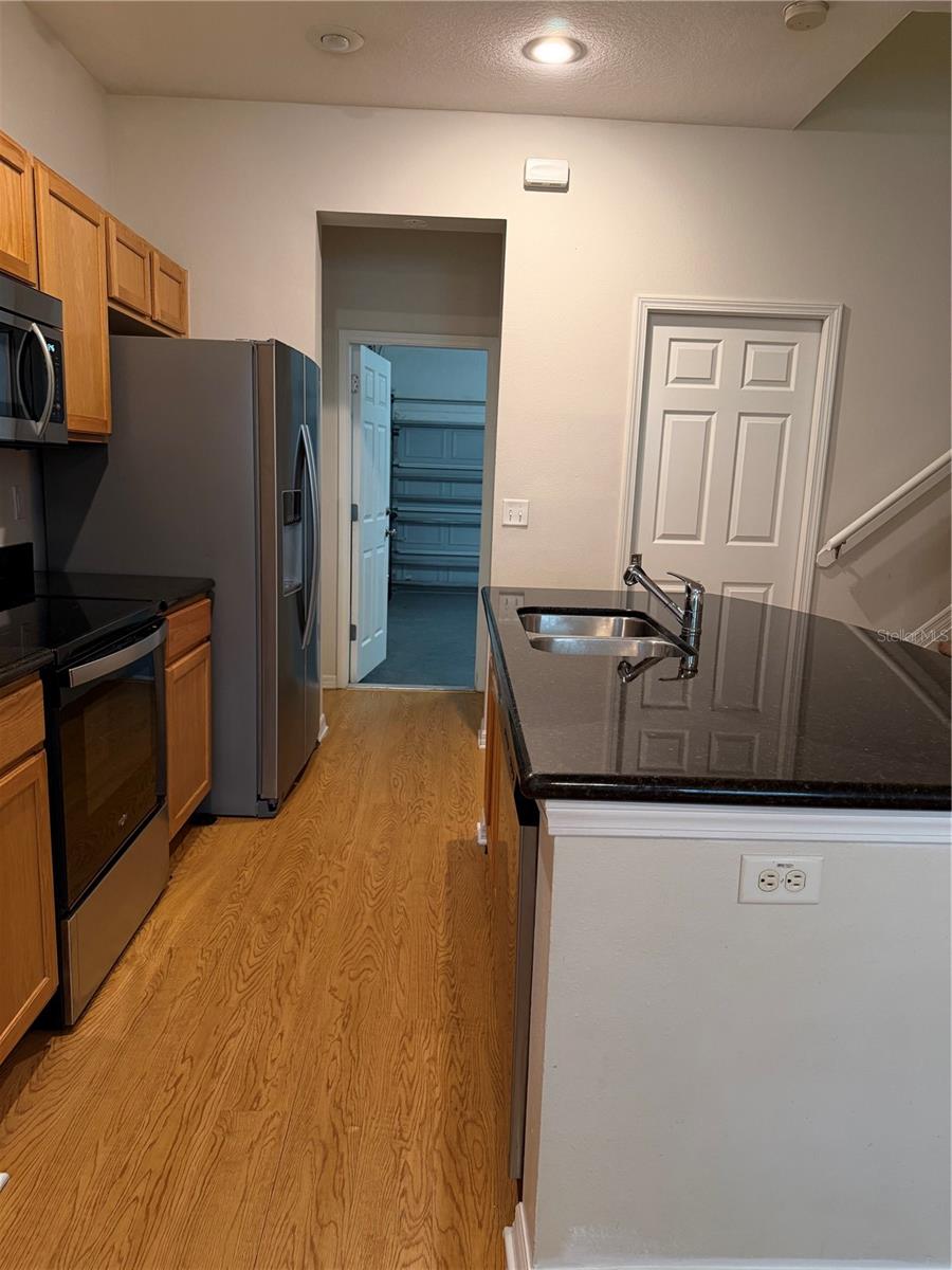 GUNN TWNHMS - Residential