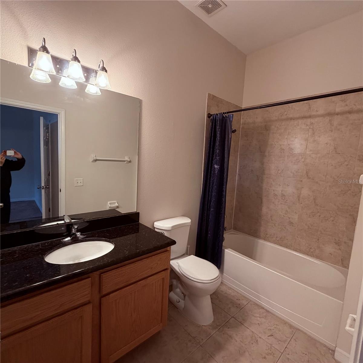 GUNN TWNHMS - Residential