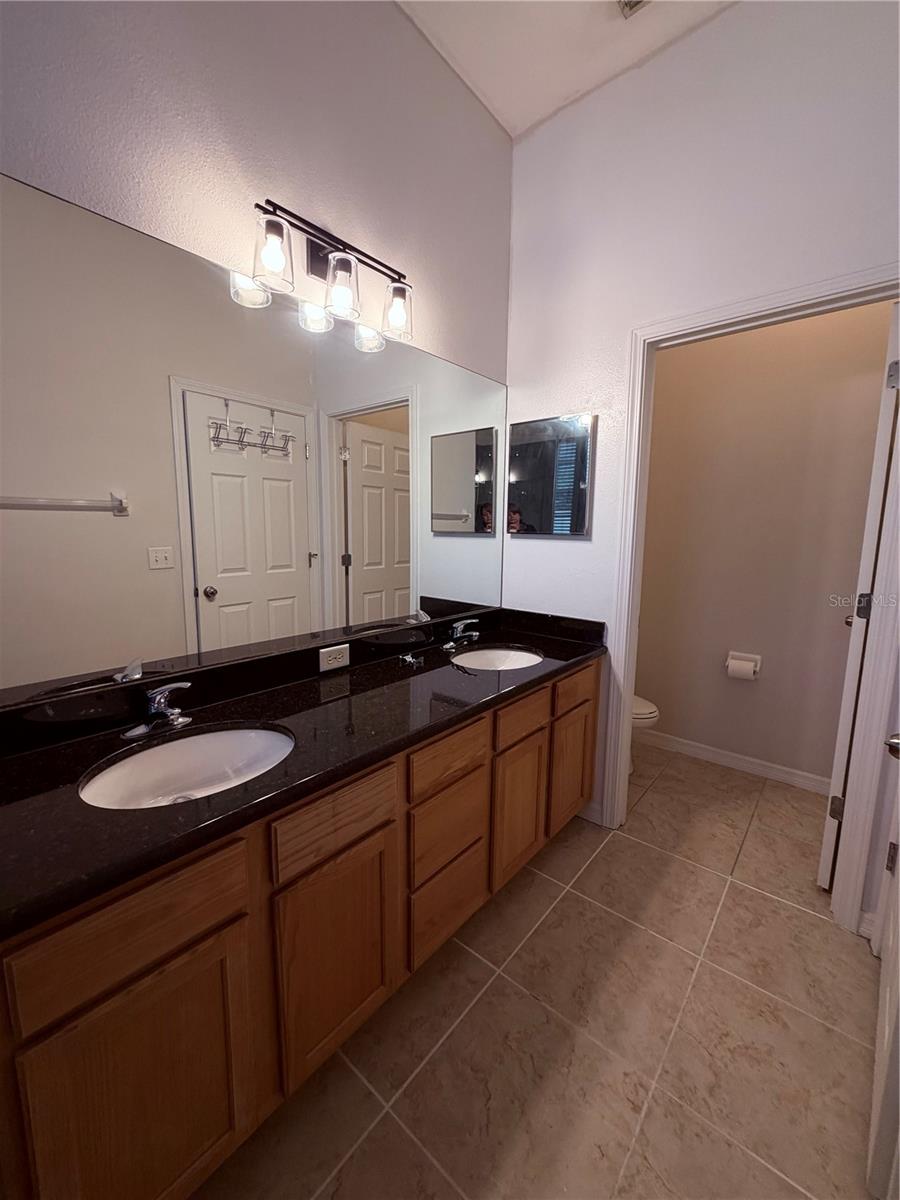 GUNN TWNHMS - Residential