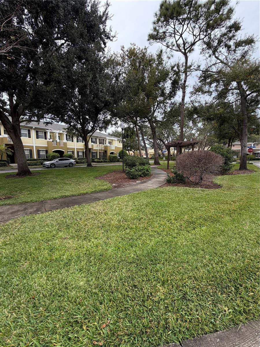 GUNN TWNHMS - Residential