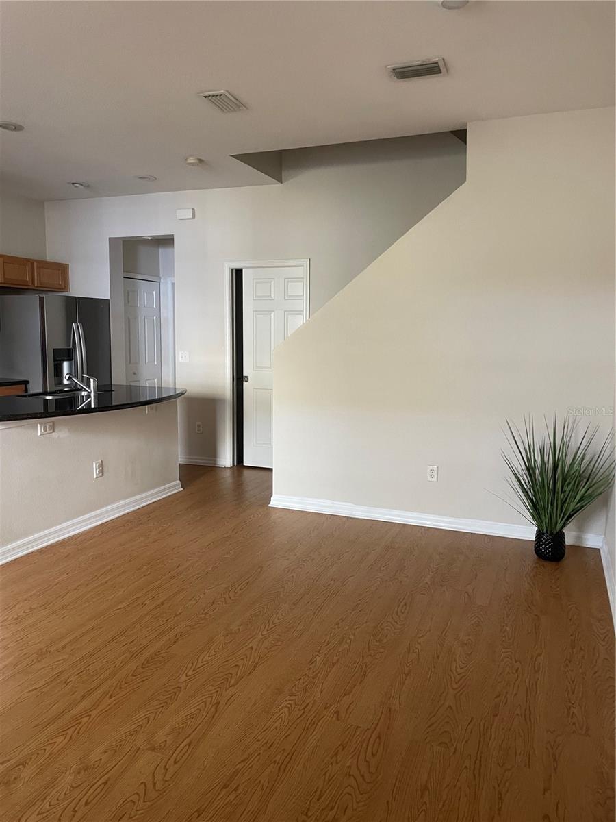 7433 ARLINGTON GROVE CIRCLE