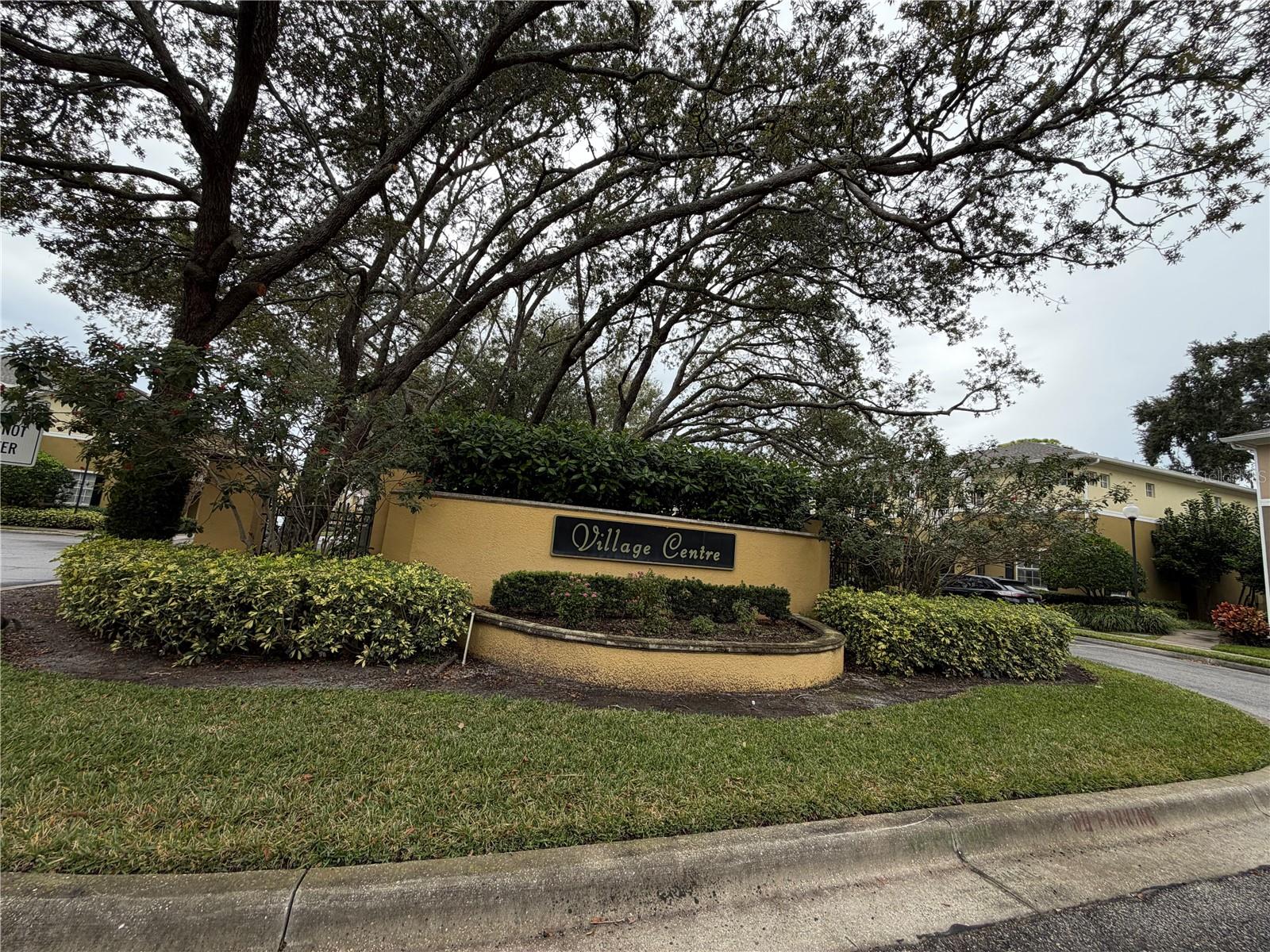 GUNN TWNHMS - Residential