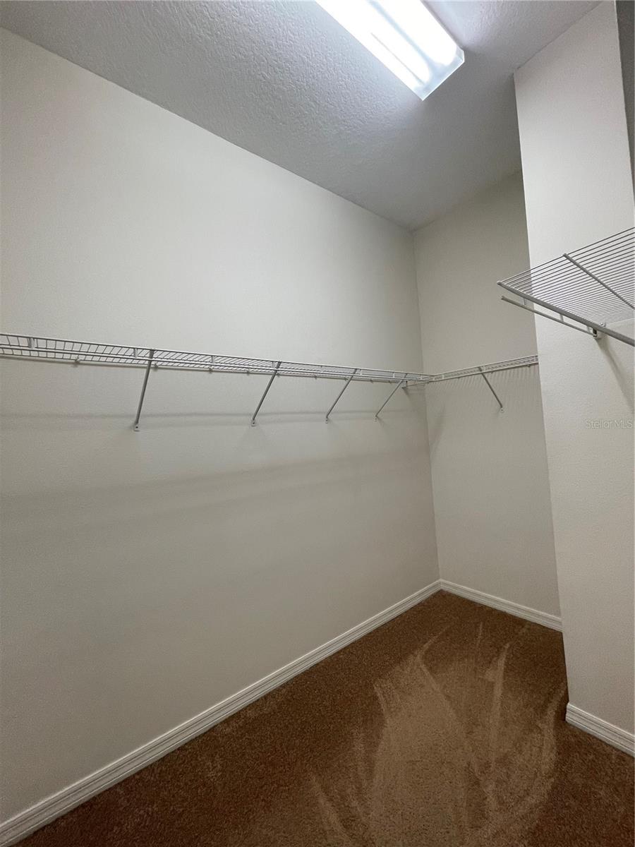 GUNN TWNHMS - Residential