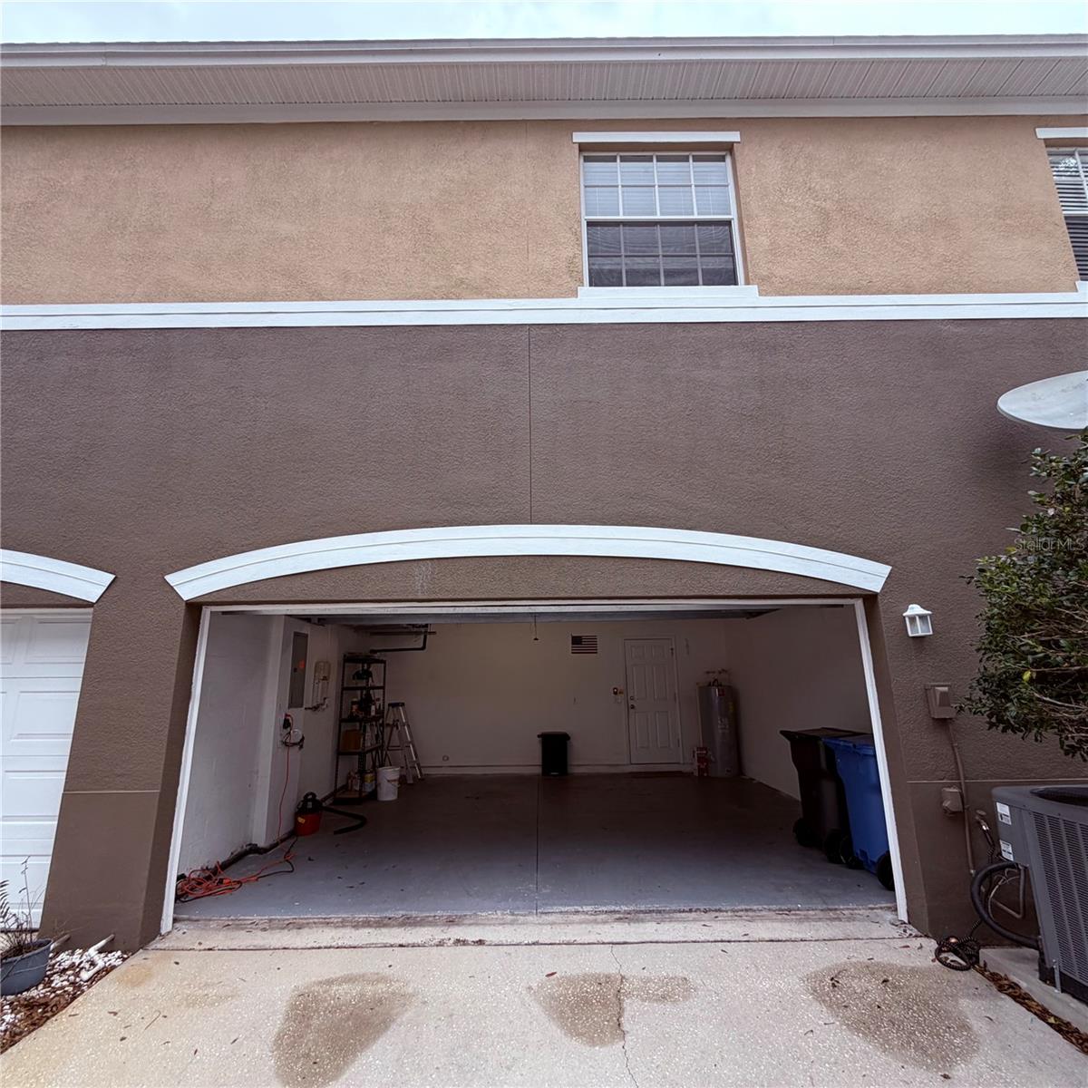 GUNN TWNHMS - Residential