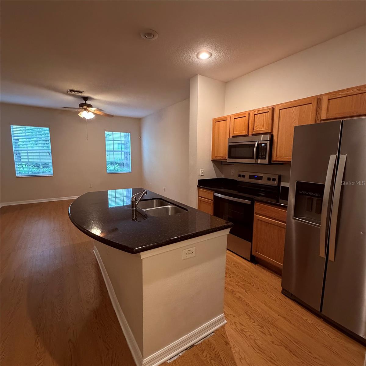 GUNN TWNHMS - Residential