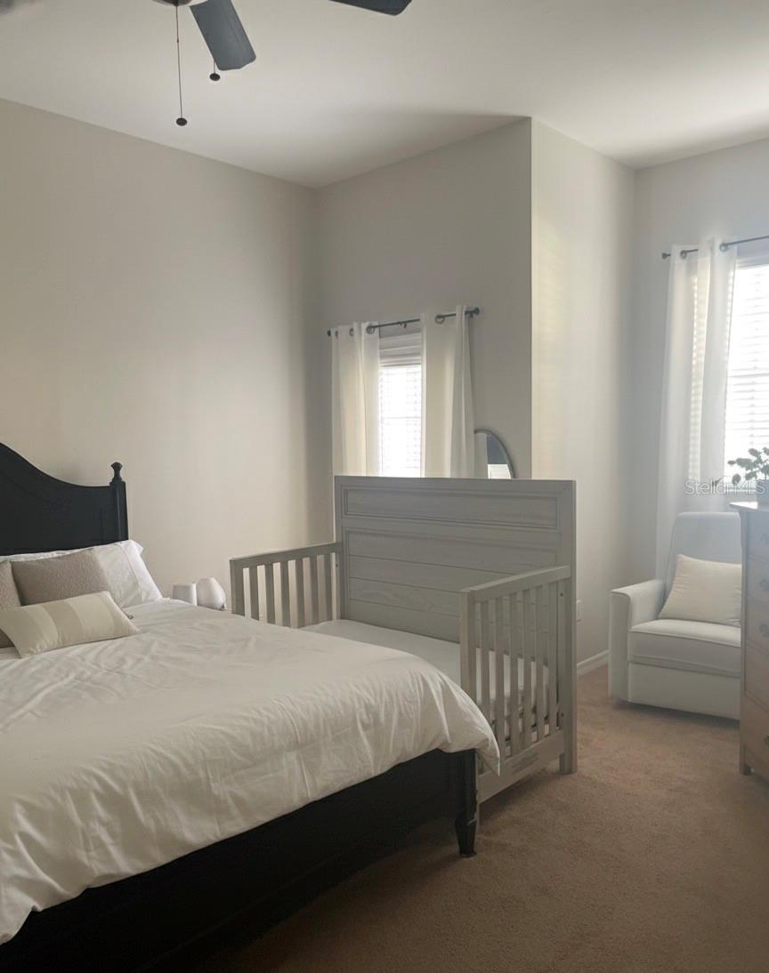 GUNN TWNHMS - Residential