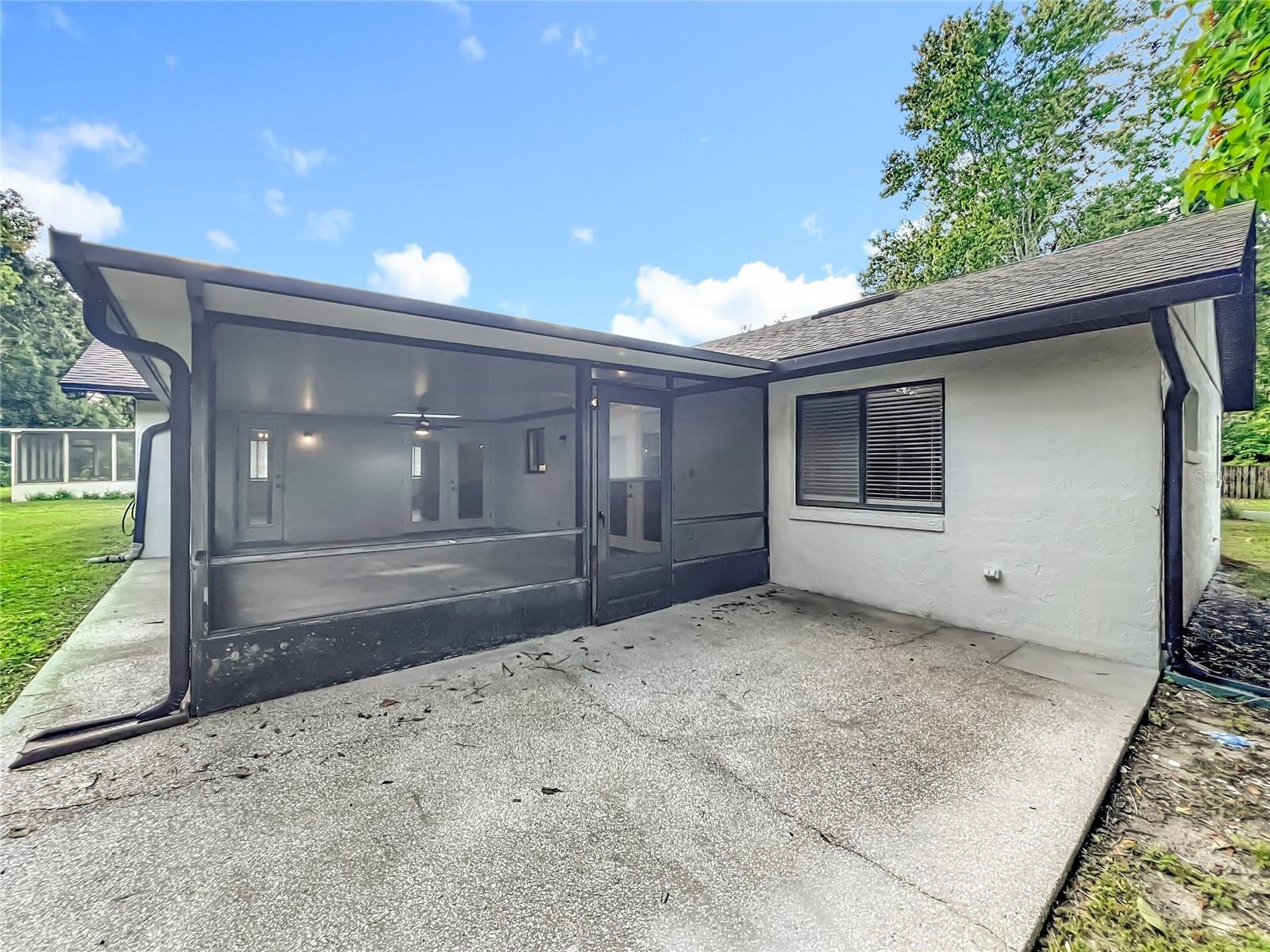 QUAIL HOLLOW AT QUEENSWOOD MANOR - Residential