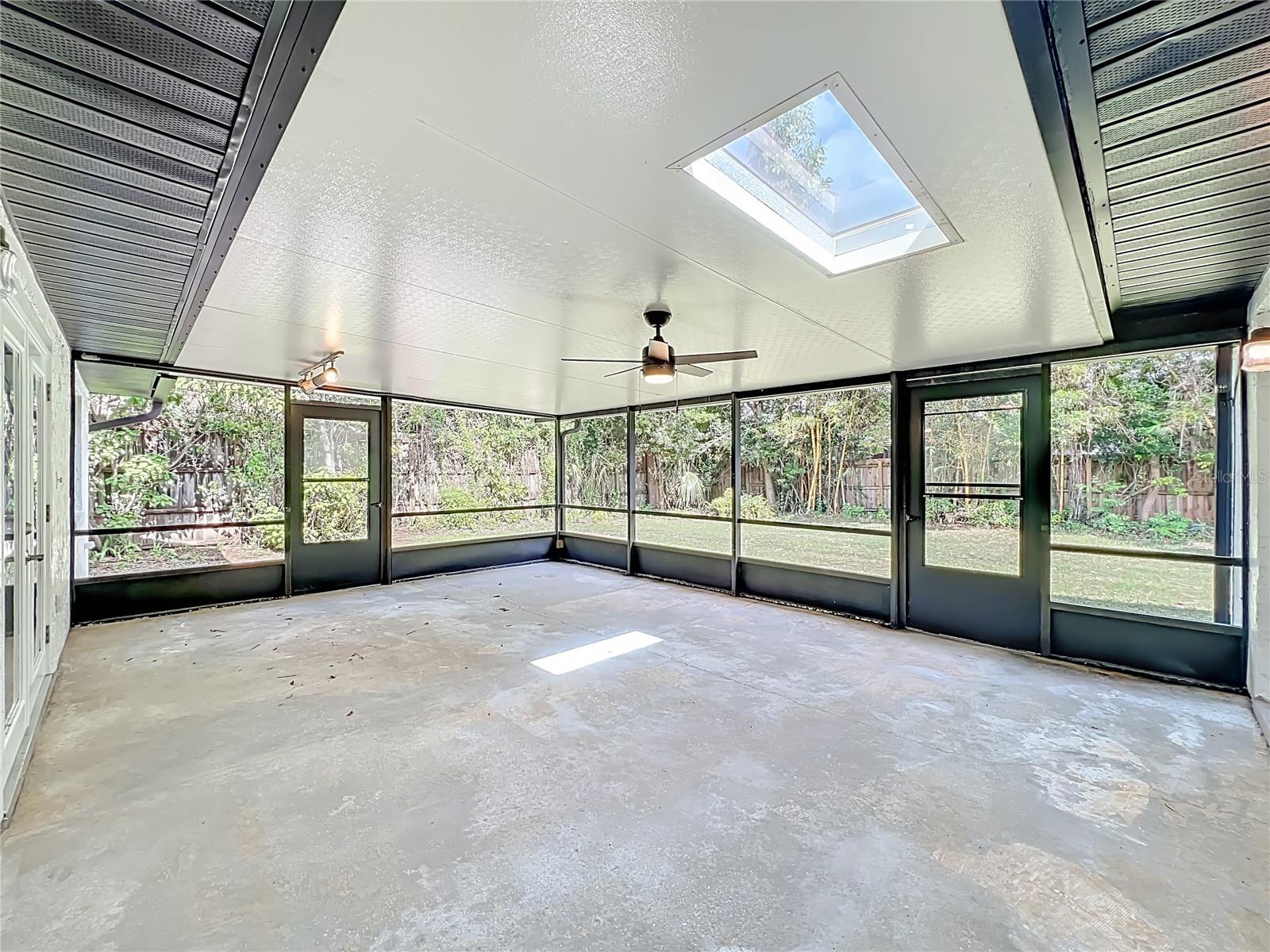 QUAIL HOLLOW AT QUEENSWOOD MANOR - Residential