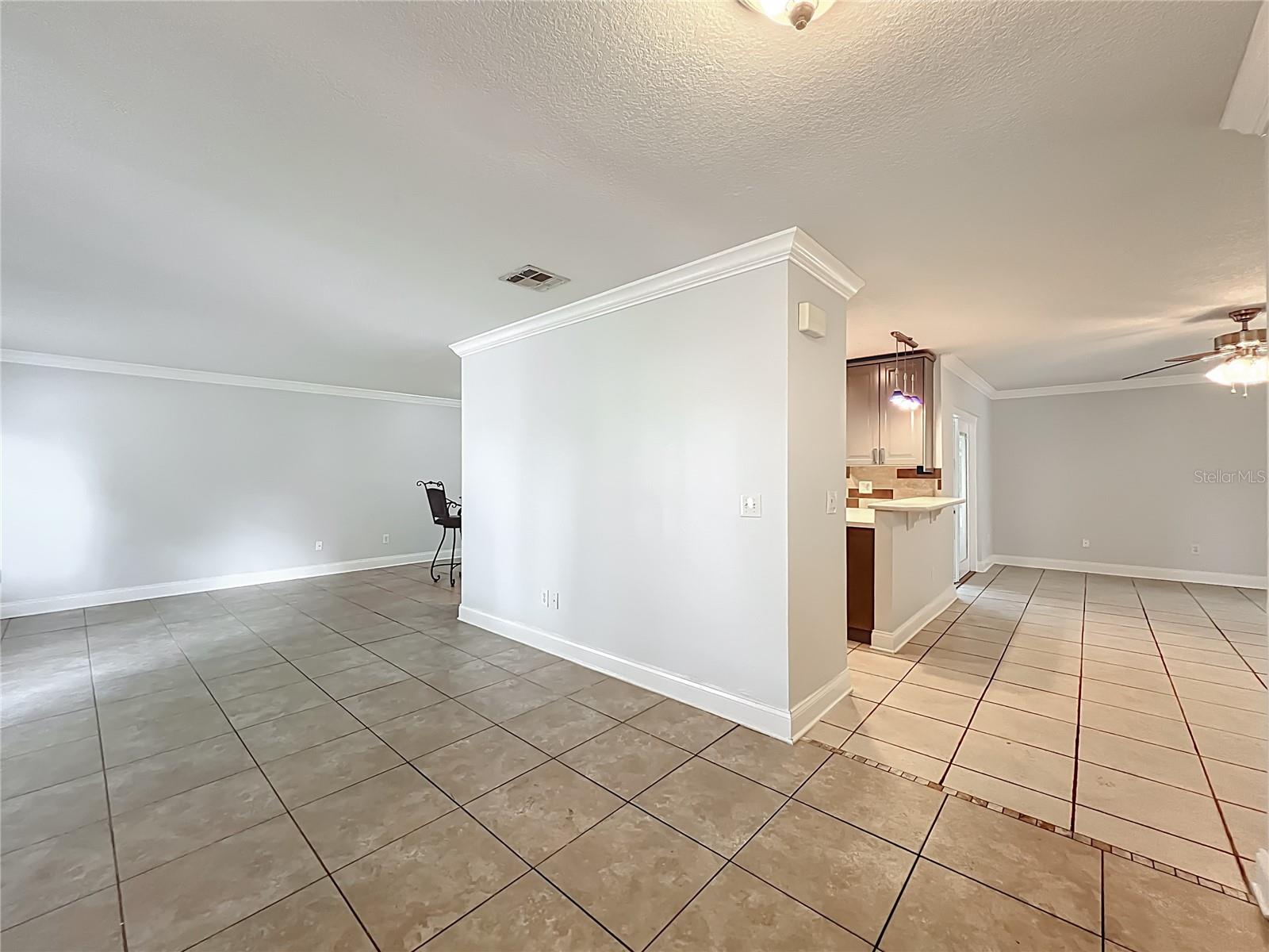 QUAIL HOLLOW AT QUEENSWOOD MANOR - Residential