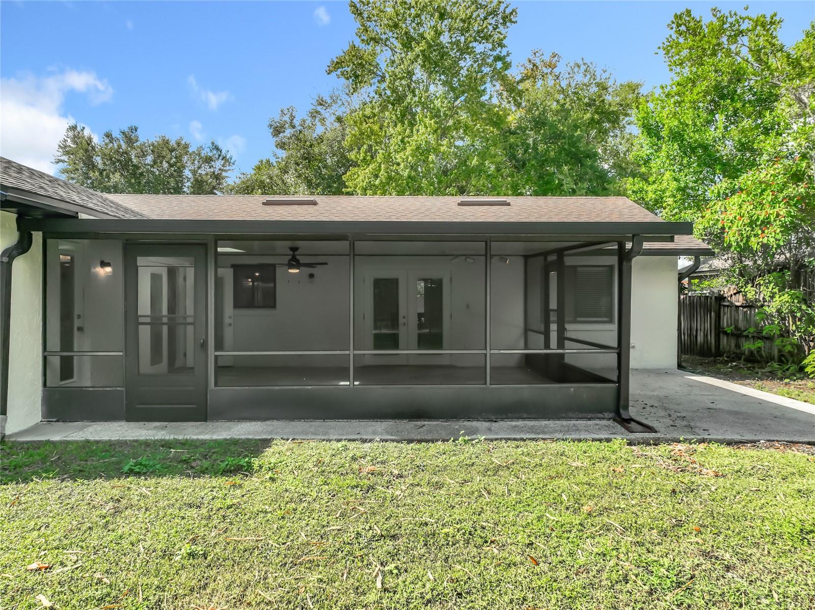 QUAIL HOLLOW AT QUEENSWOOD MANOR - Residential