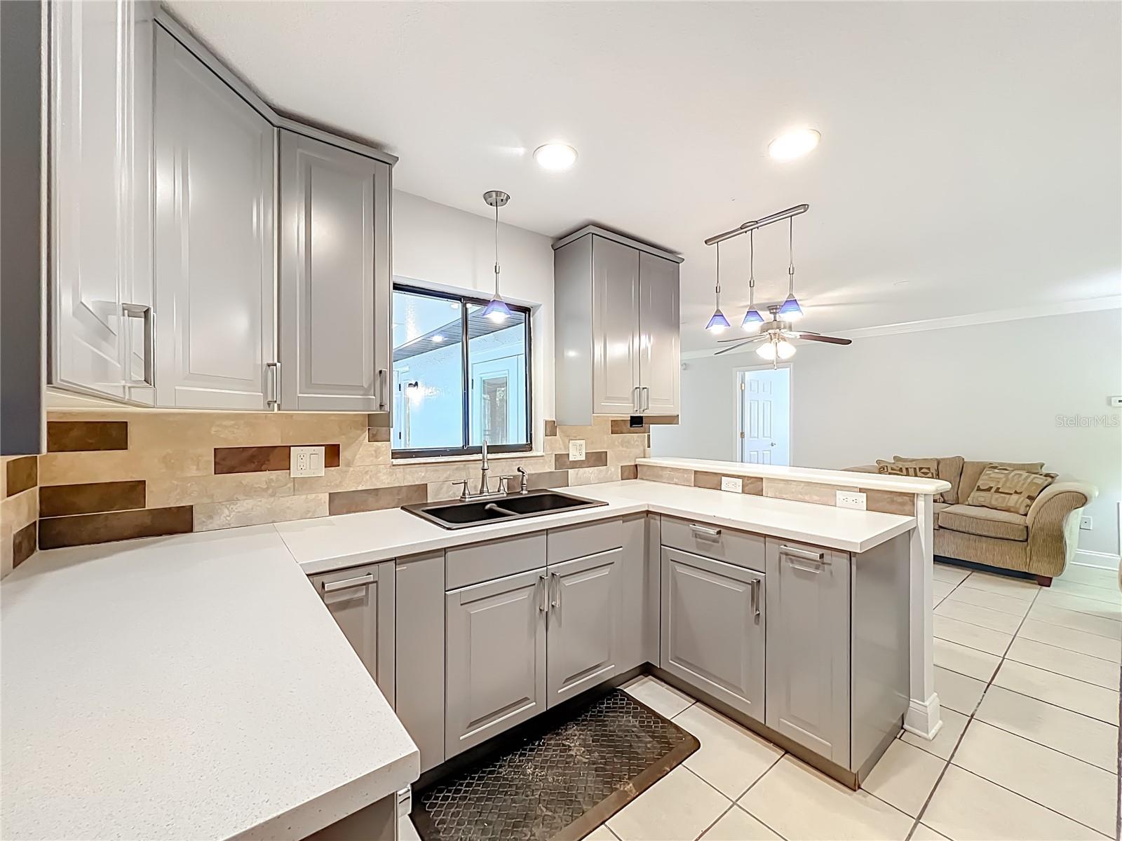 QUAIL HOLLOW AT QUEENSWOOD MANOR - Residential