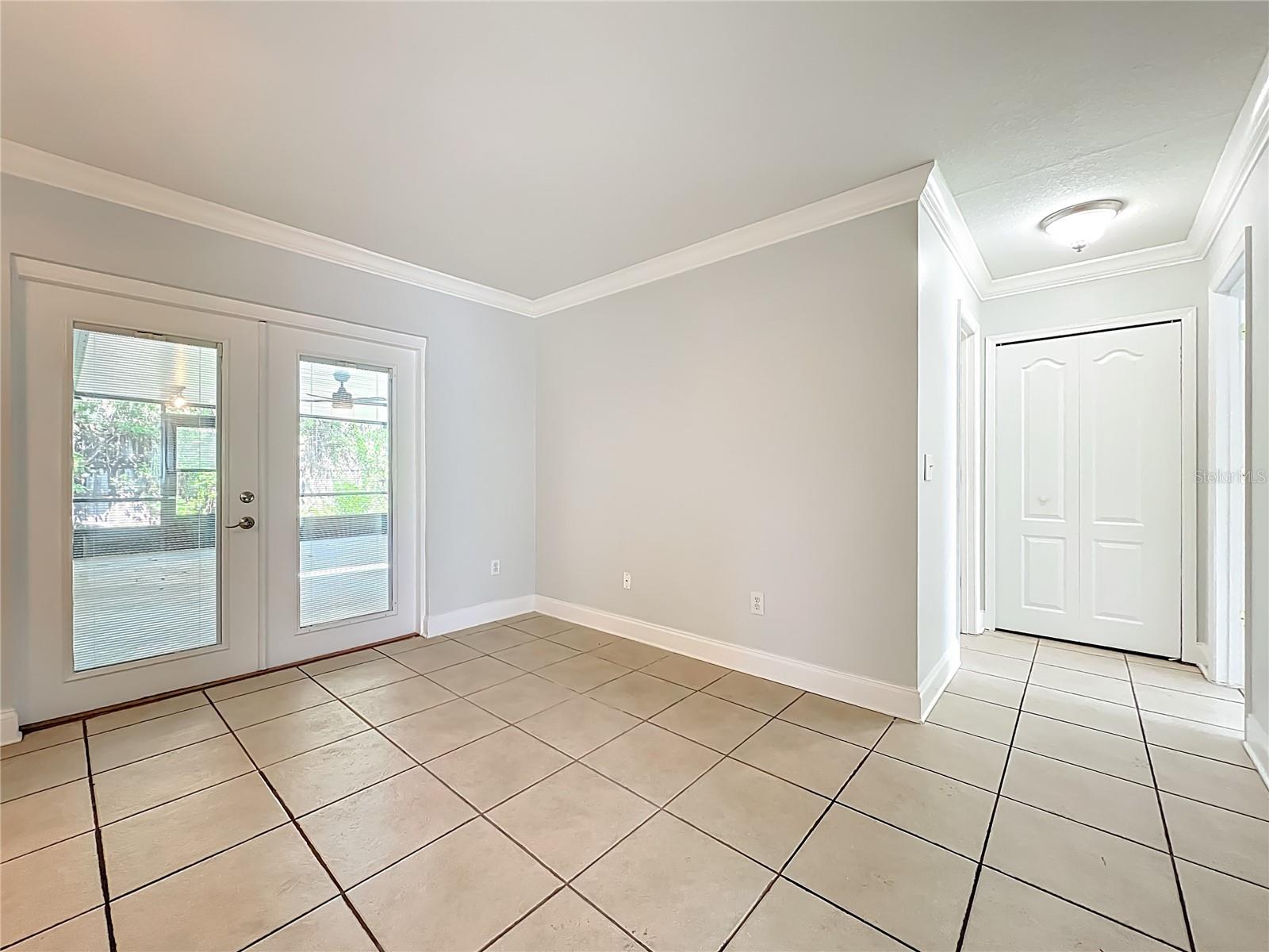 QUAIL HOLLOW AT QUEENSWOOD MANOR - Residential