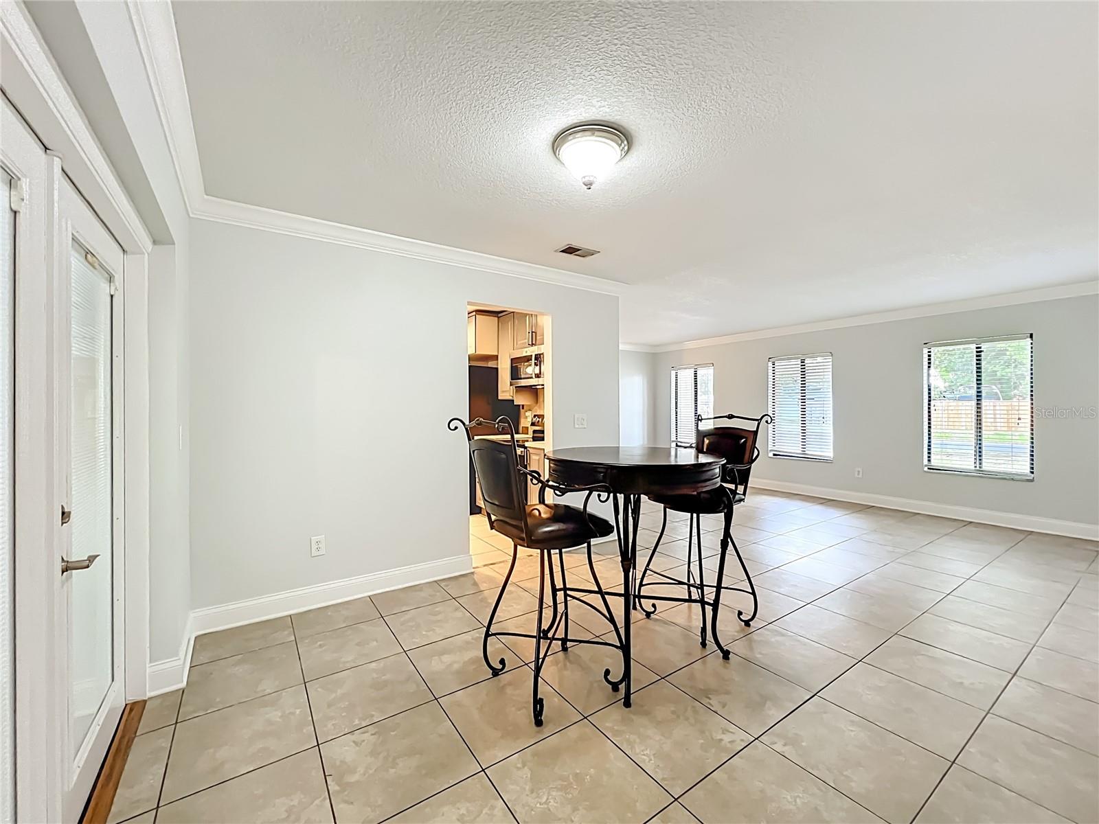 QUAIL HOLLOW AT QUEENSWOOD MANOR - Residential