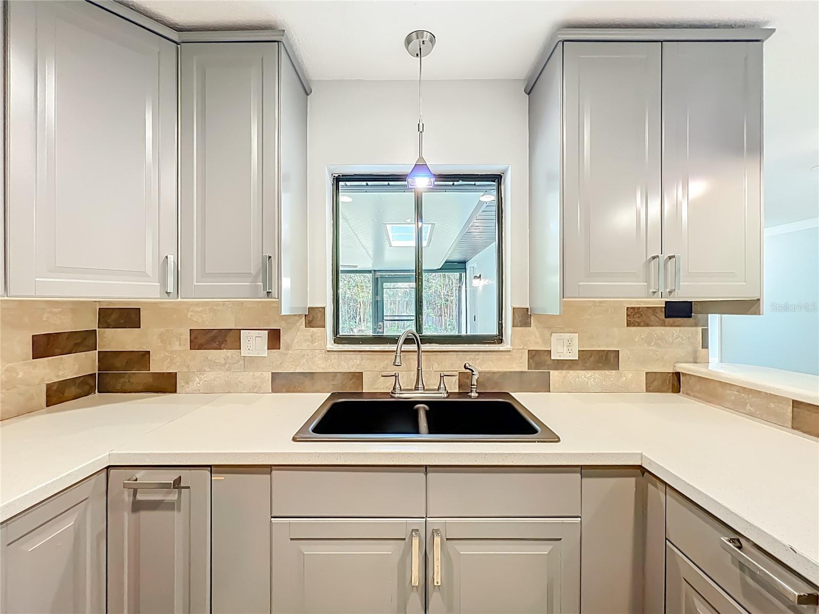 QUAIL HOLLOW AT QUEENSWOOD MANOR - Residential