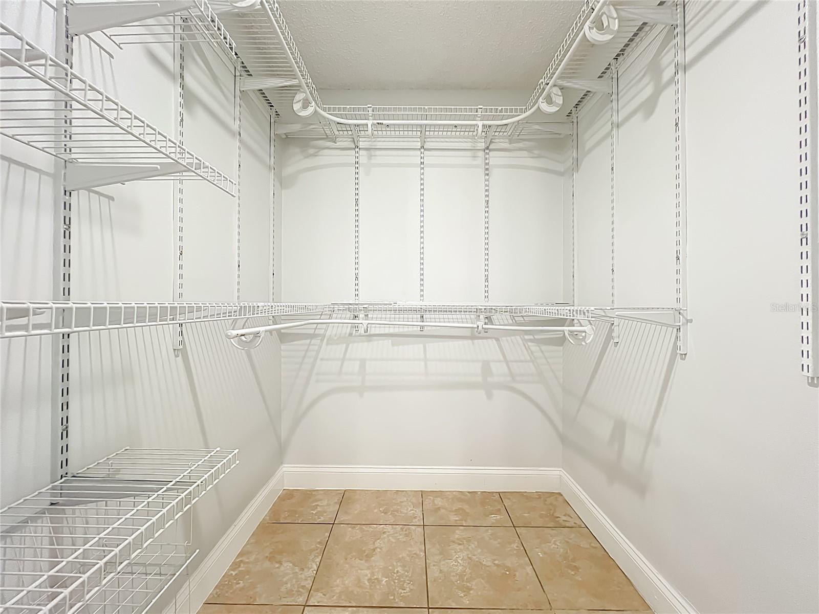 QUAIL HOLLOW AT QUEENSWOOD MANOR - Residential