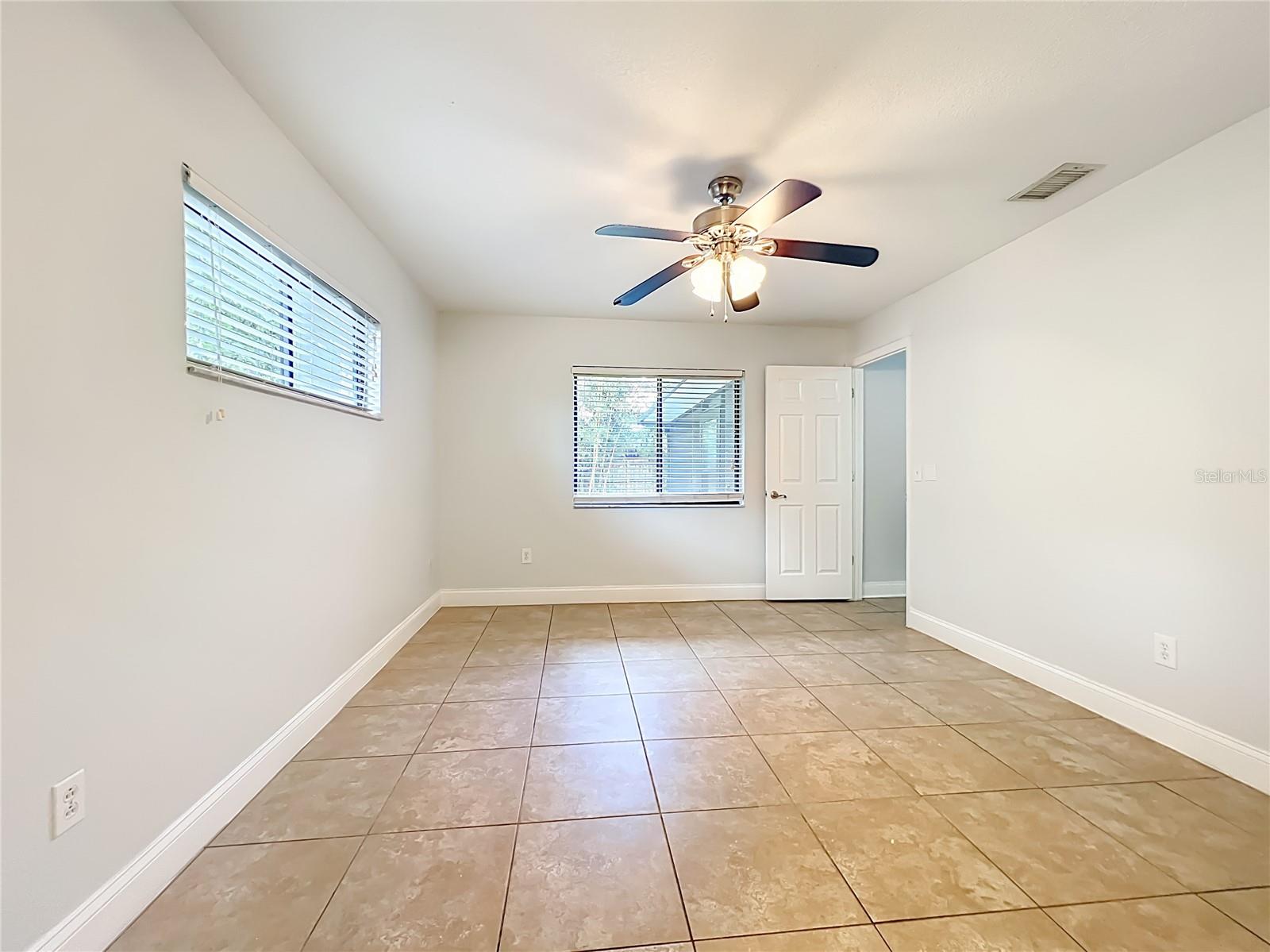 QUAIL HOLLOW AT QUEENSWOOD MANOR - Residential