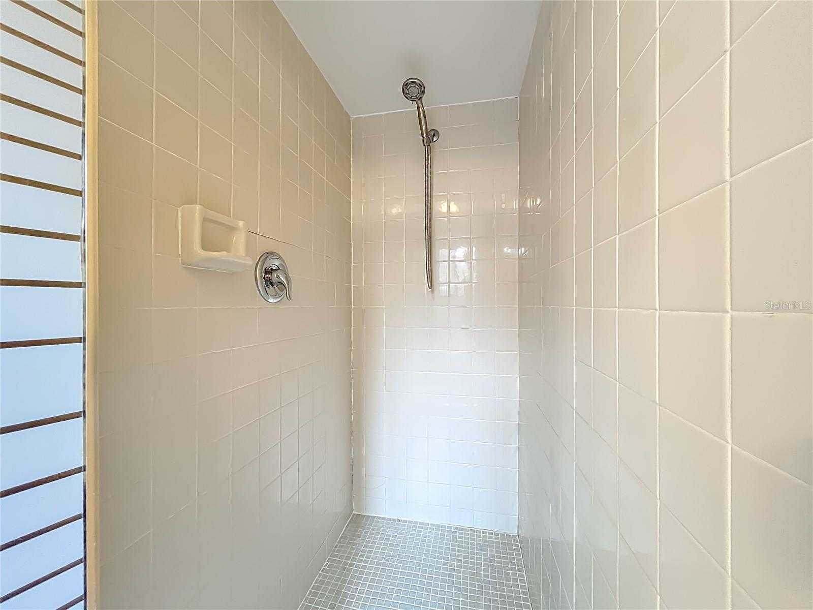 QUAIL HOLLOW AT QUEENSWOOD MANOR - Residential