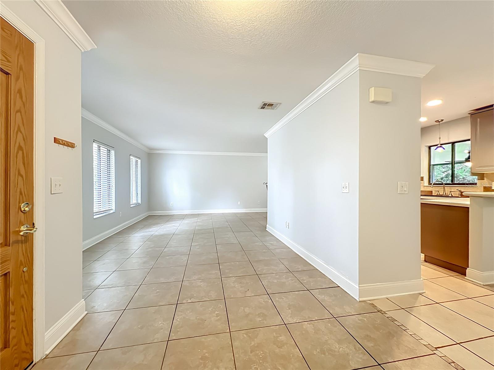 QUAIL HOLLOW AT QUEENSWOOD MANOR - Residential