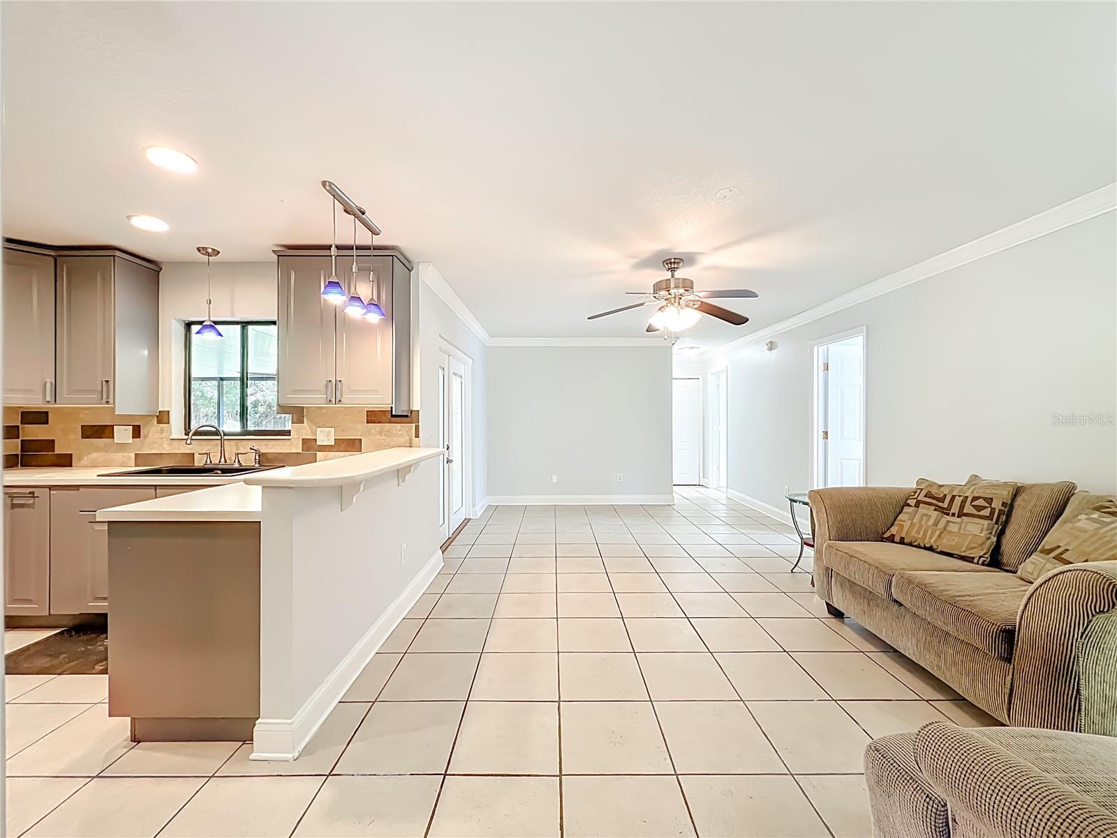 QUAIL HOLLOW AT QUEENSWOOD MANOR - Residential