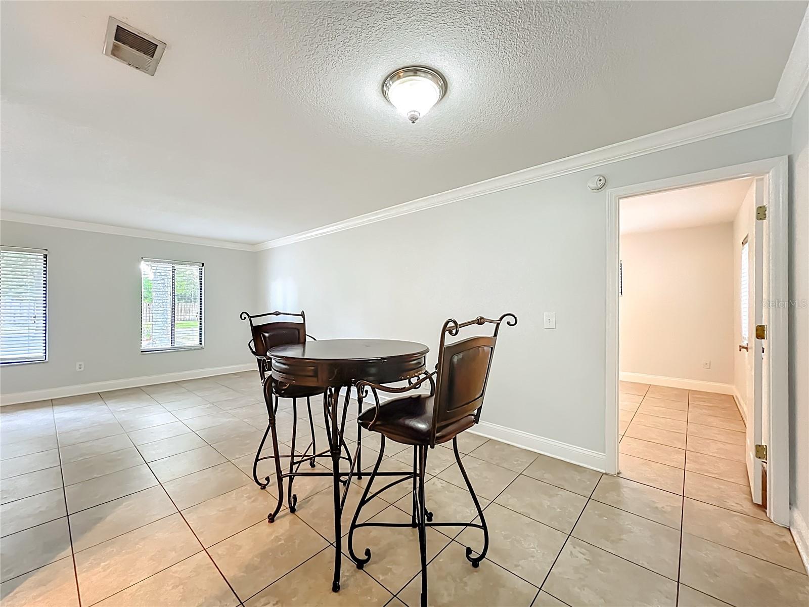 QUAIL HOLLOW AT QUEENSWOOD MANOR - Residential