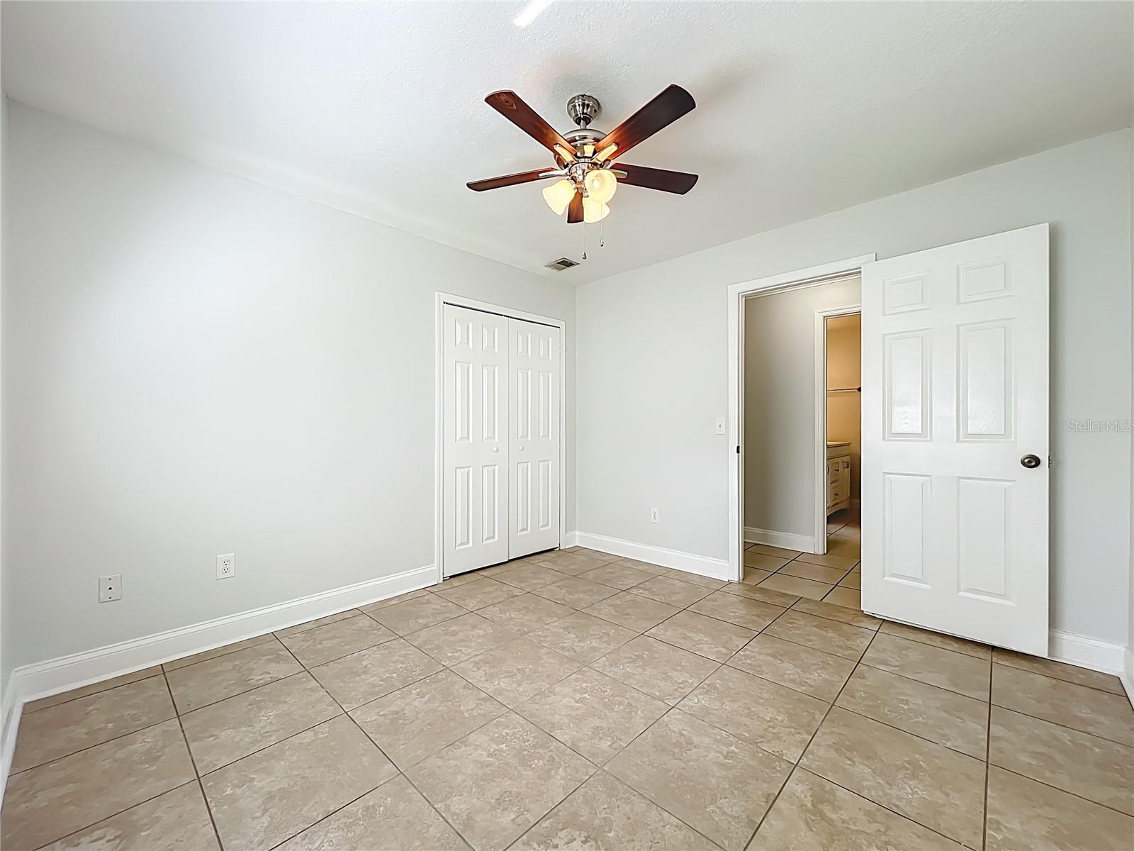 QUAIL HOLLOW AT QUEENSWOOD MANOR - Residential