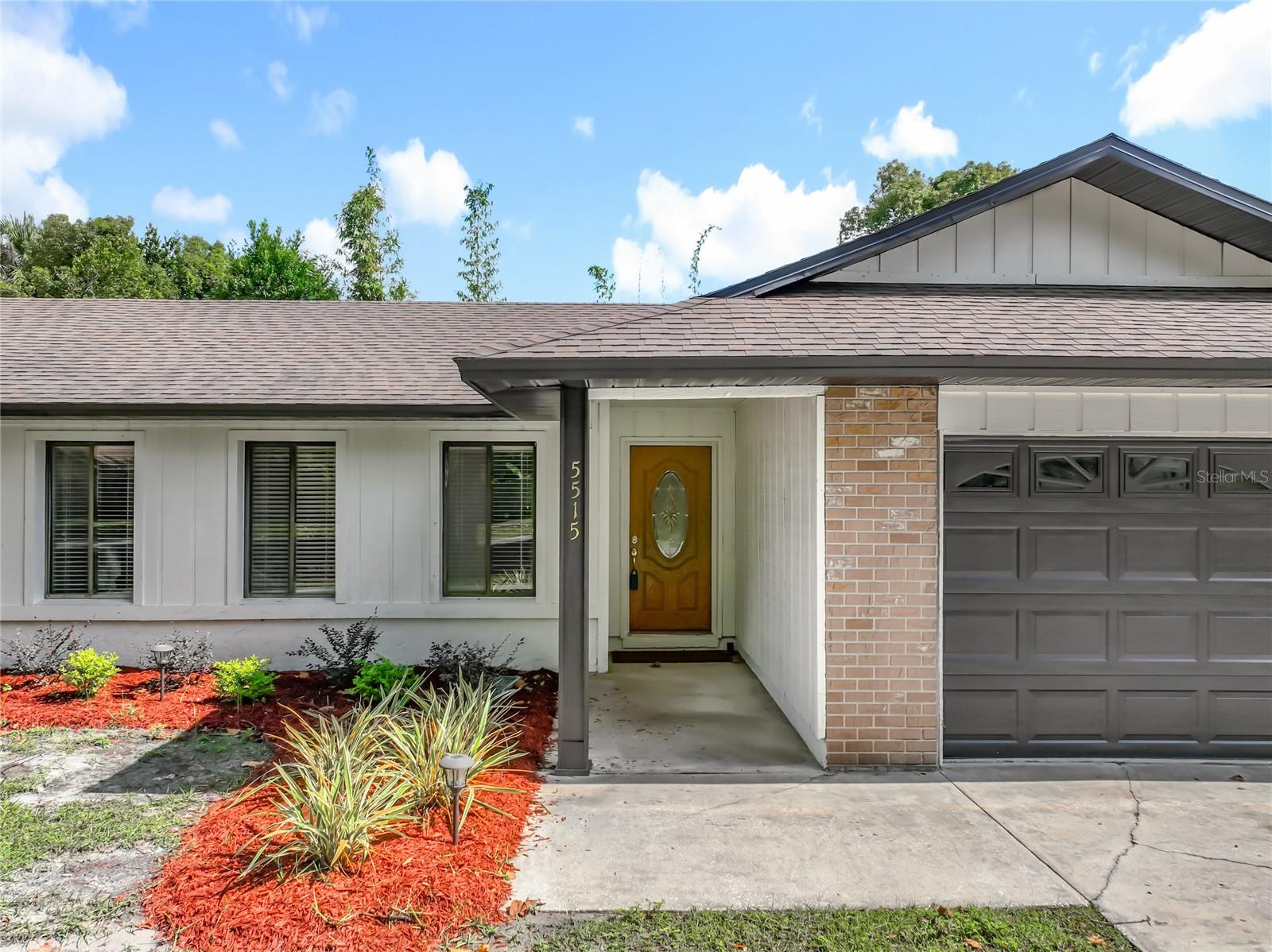 QUAIL HOLLOW AT QUEENSWOOD MANOR - Residential