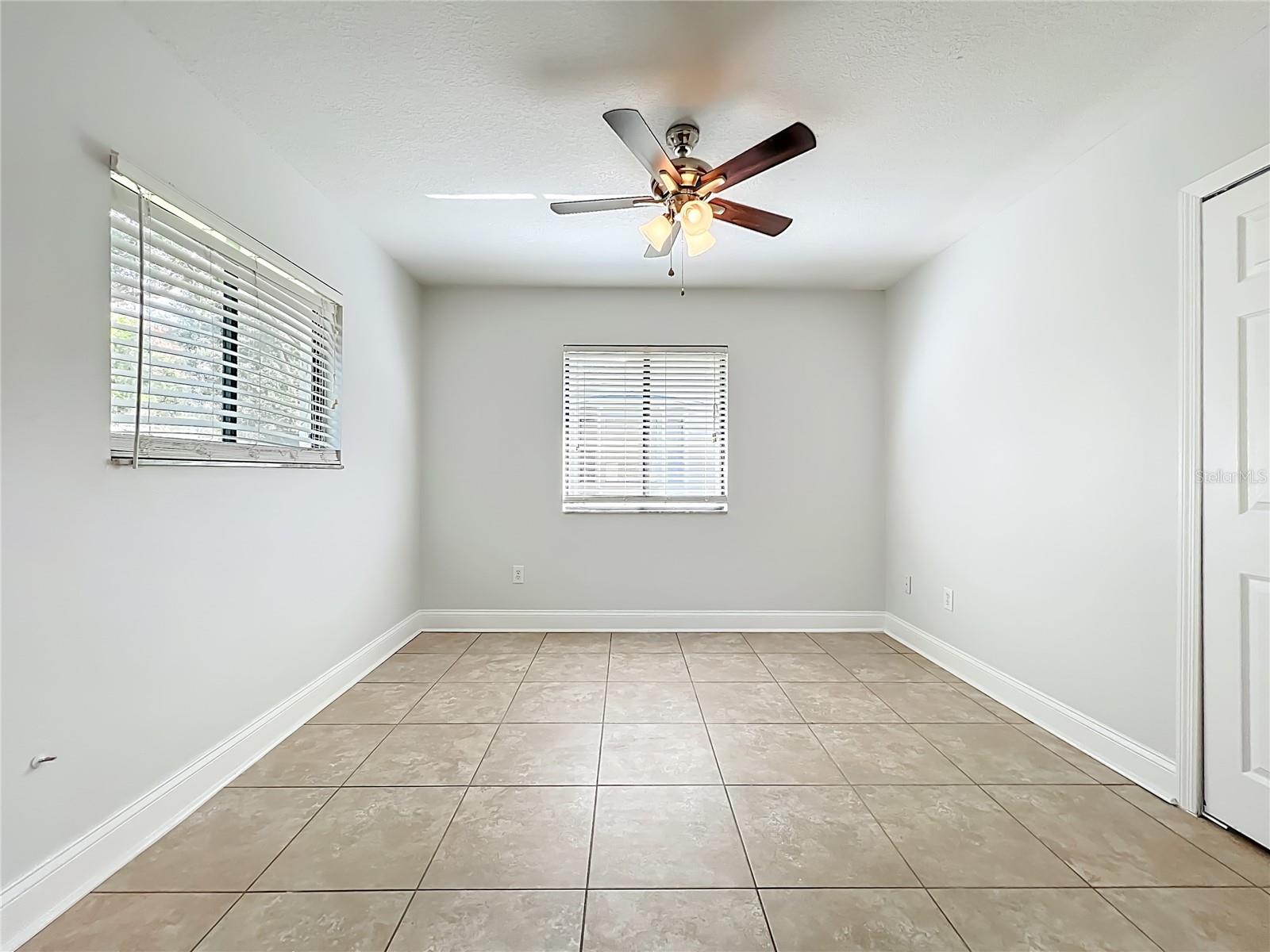 QUAIL HOLLOW AT QUEENSWOOD MANOR - Residential