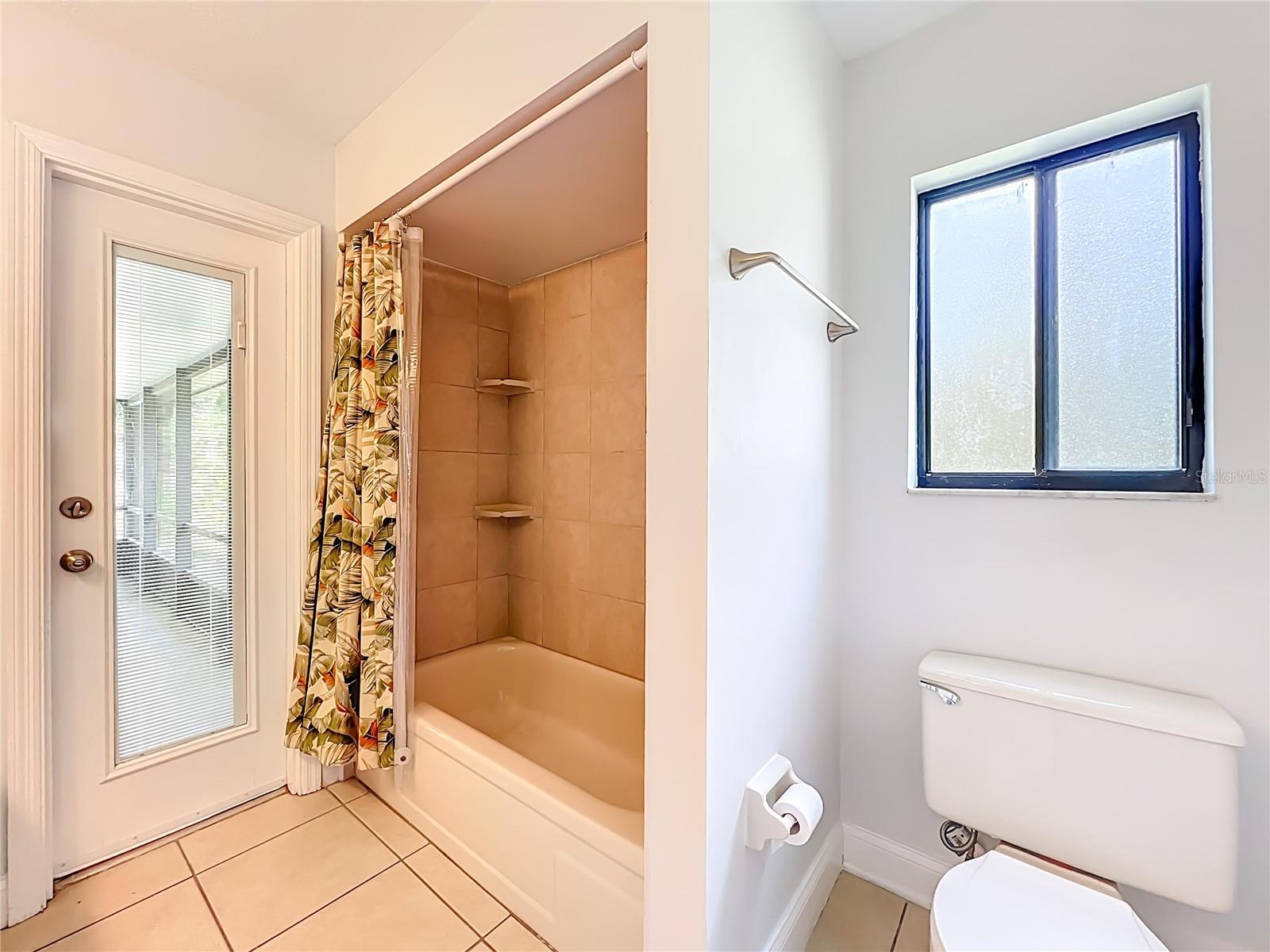 QUAIL HOLLOW AT QUEENSWOOD MANOR - Residential