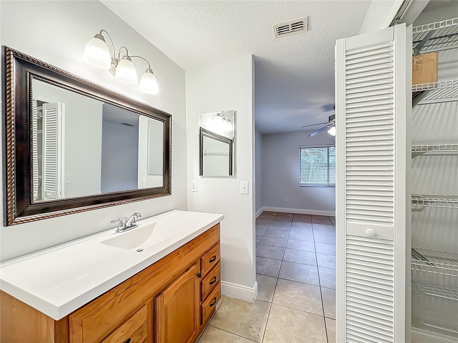 QUAIL HOLLOW AT QUEENSWOOD MANOR - Residential