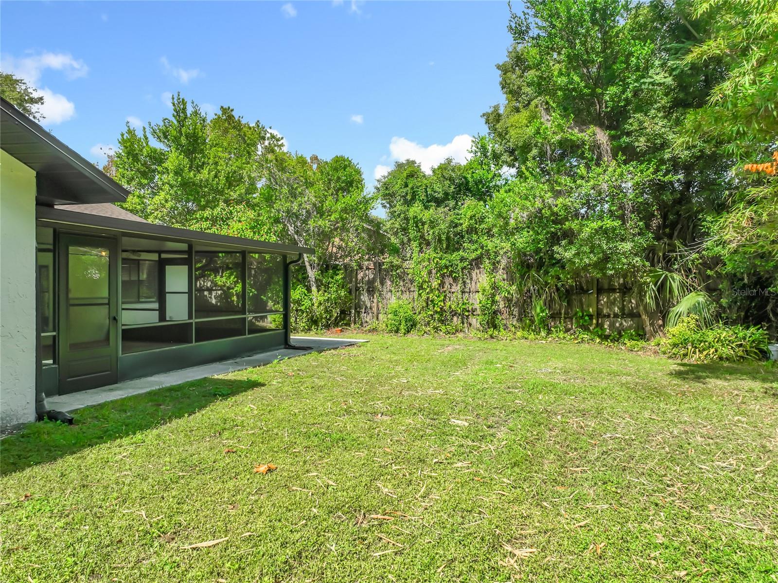 QUAIL HOLLOW AT QUEENSWOOD MANOR - Residential
