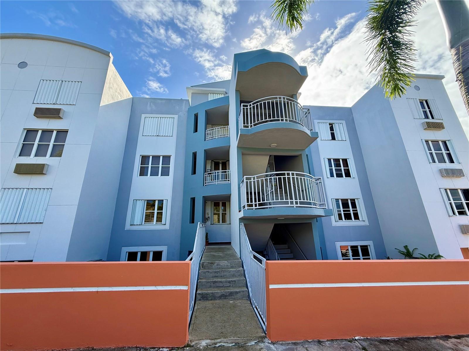 COND. LA COSTA APARTMENTS - Residential