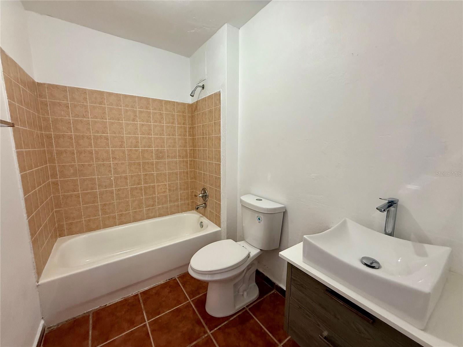 COND. LA COSTA APARTMENTS - Residential