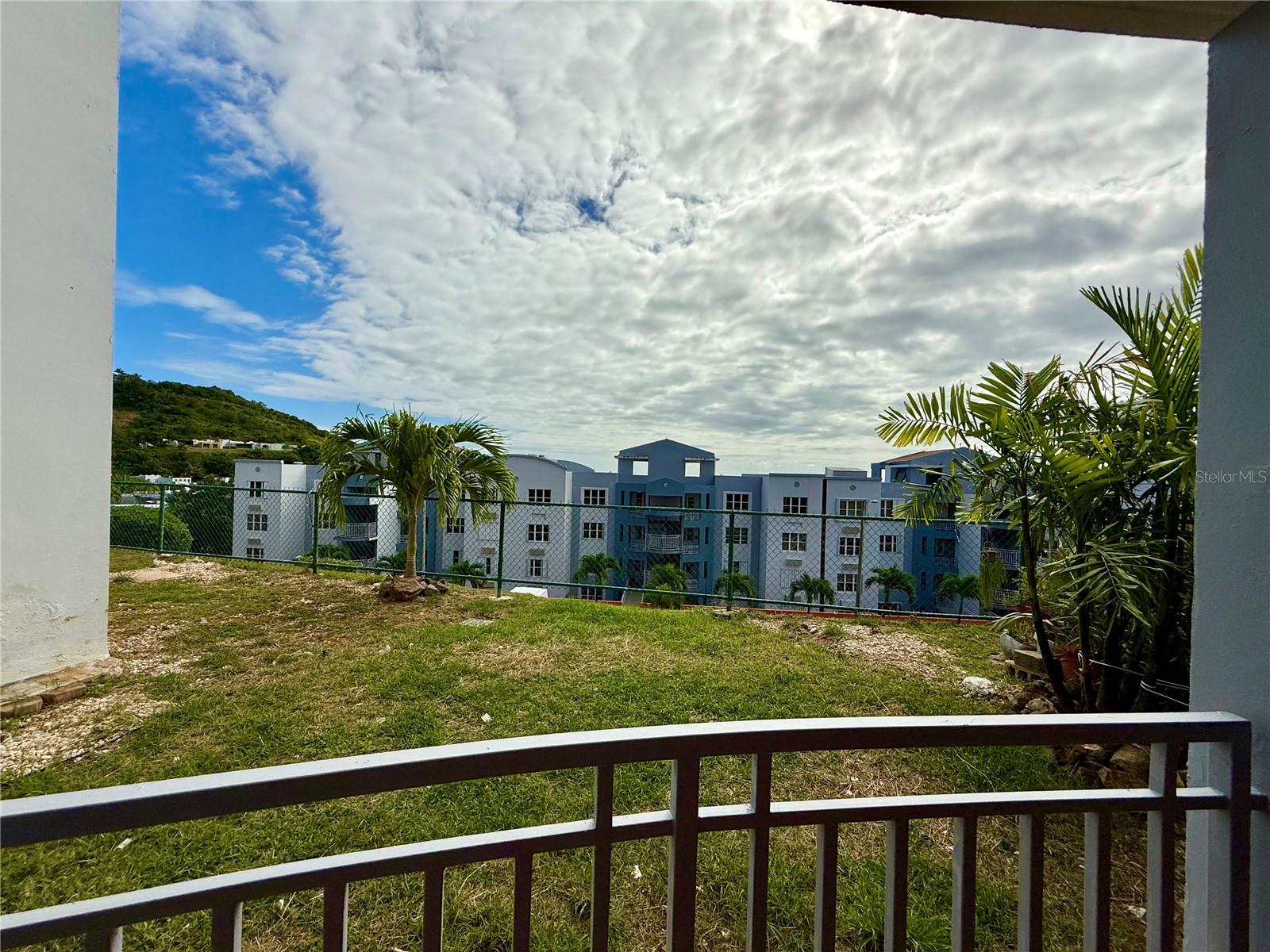 COND. LA COSTA APARTMENTS - Residential