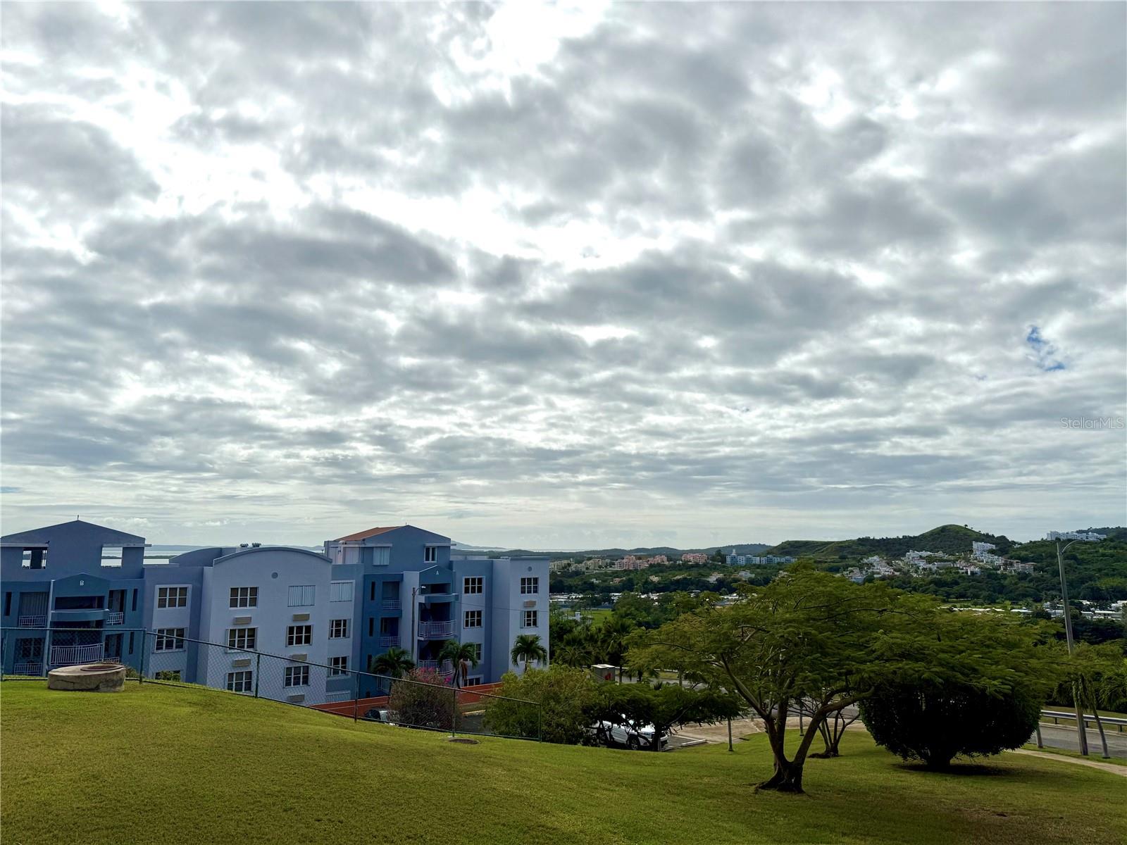 COND. LA COSTA APARTMENTS - Residential