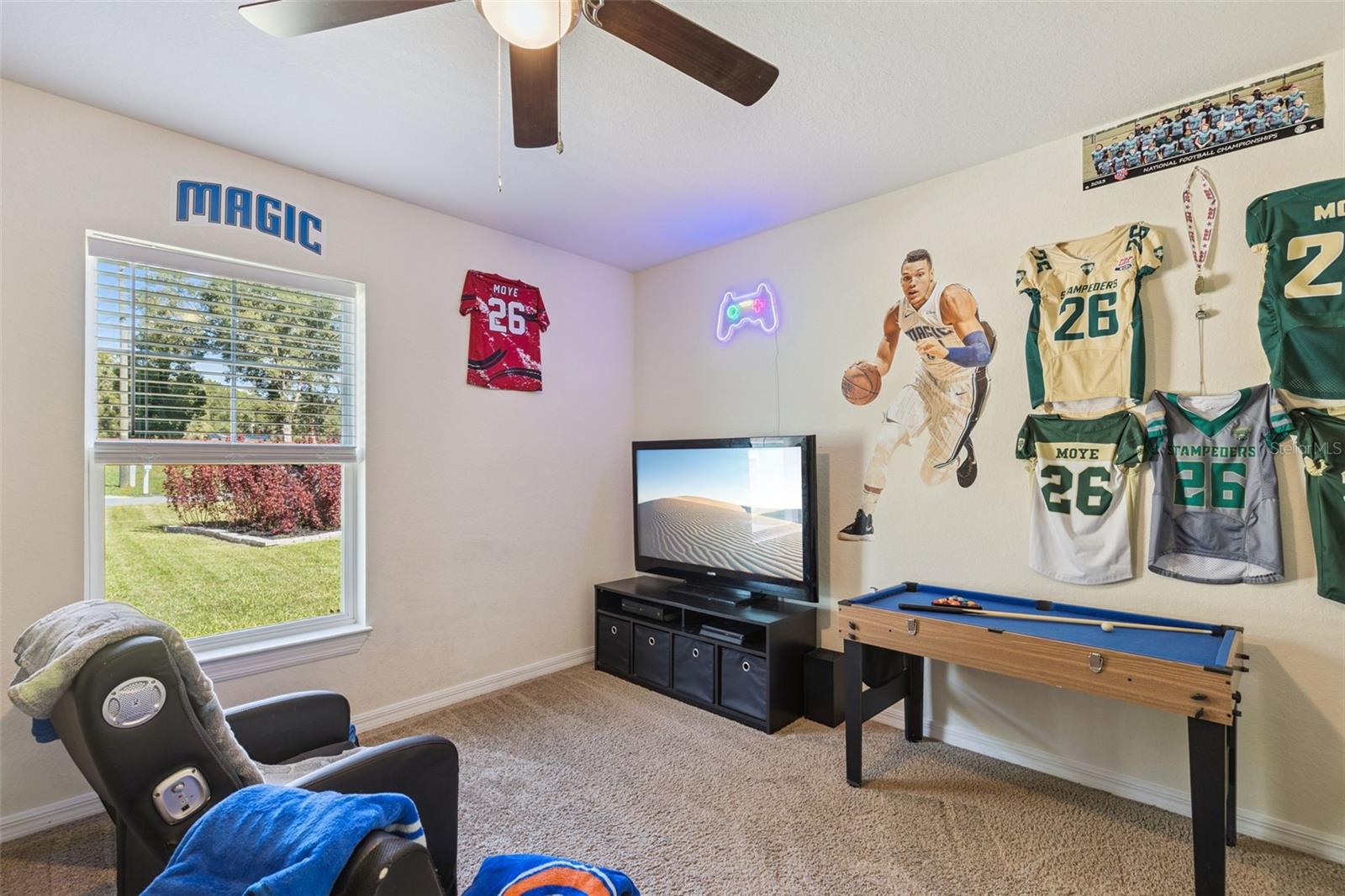 BELLEVIEWS SUNNY SKIES - Residential