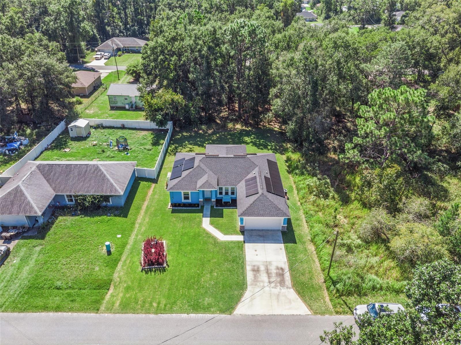 BELLEVIEWS SUNNY SKIES - Residential