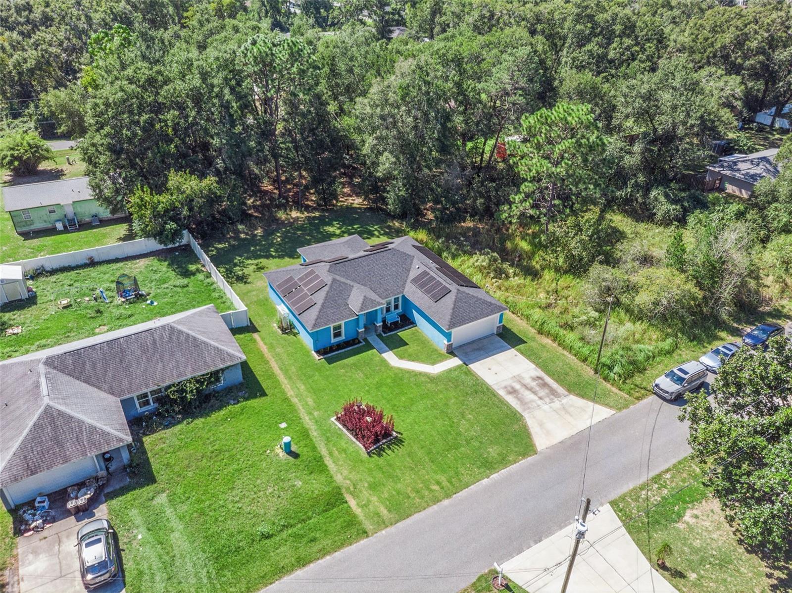 BELLEVIEWS SUNNY SKIES - Residential