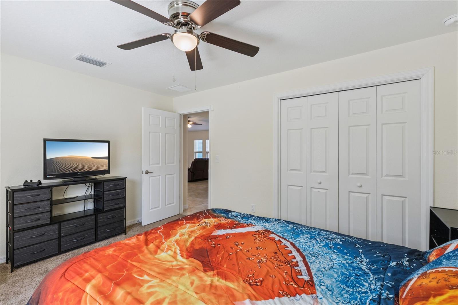 BELLEVIEWS SUNNY SKIES - Residential