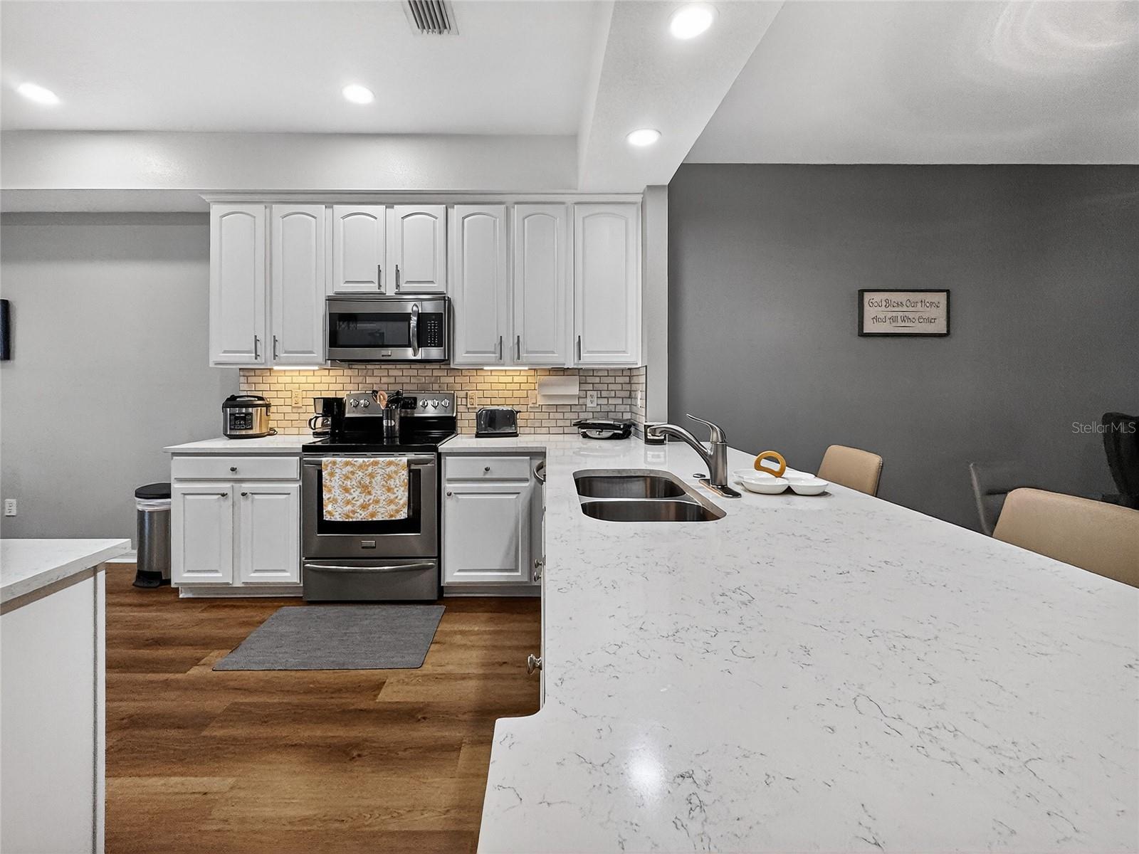 VERANDA II/LK HART - Residential