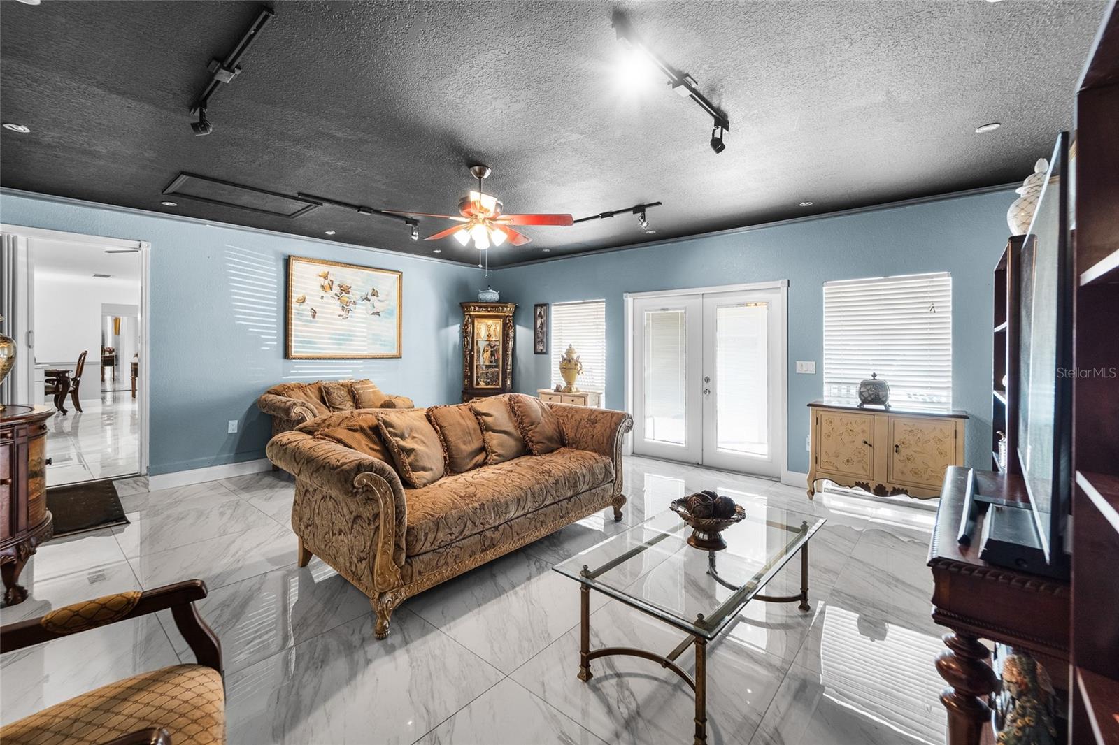 HIGHLAND MANOR ADD UNIT 2 - Residential