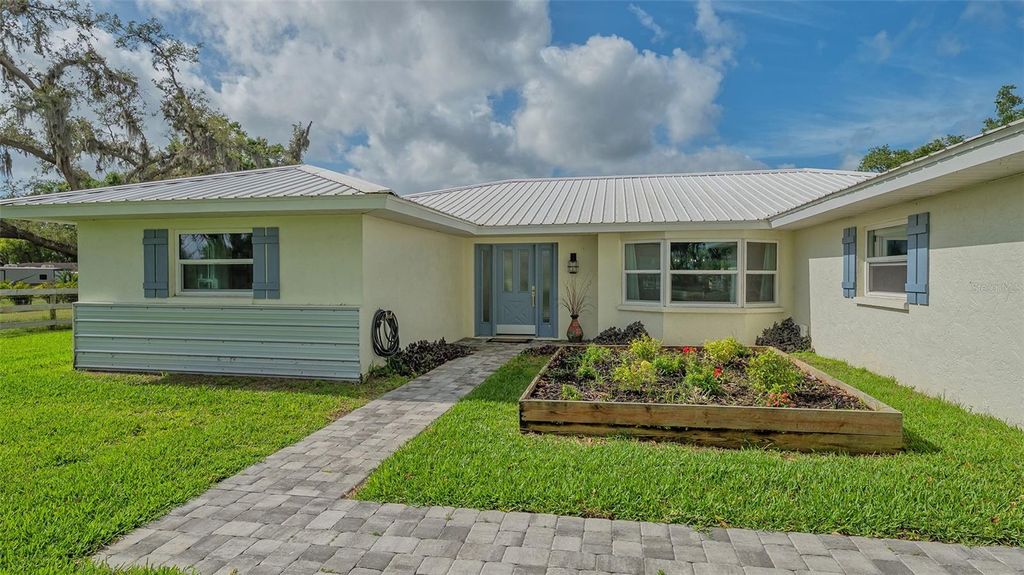 Photo of 5450 Old Ranch Road, Sarasota, FL 34241 (MLS # A4625265)