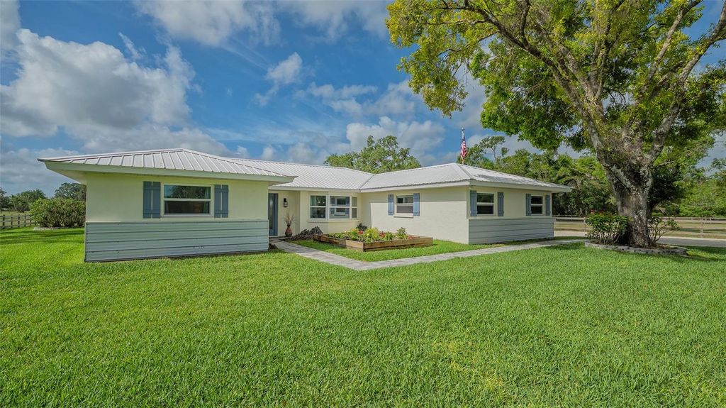 Photo of 5450 Old Ranch Road, Sarasota, FL 34241 (MLS # A4625265)