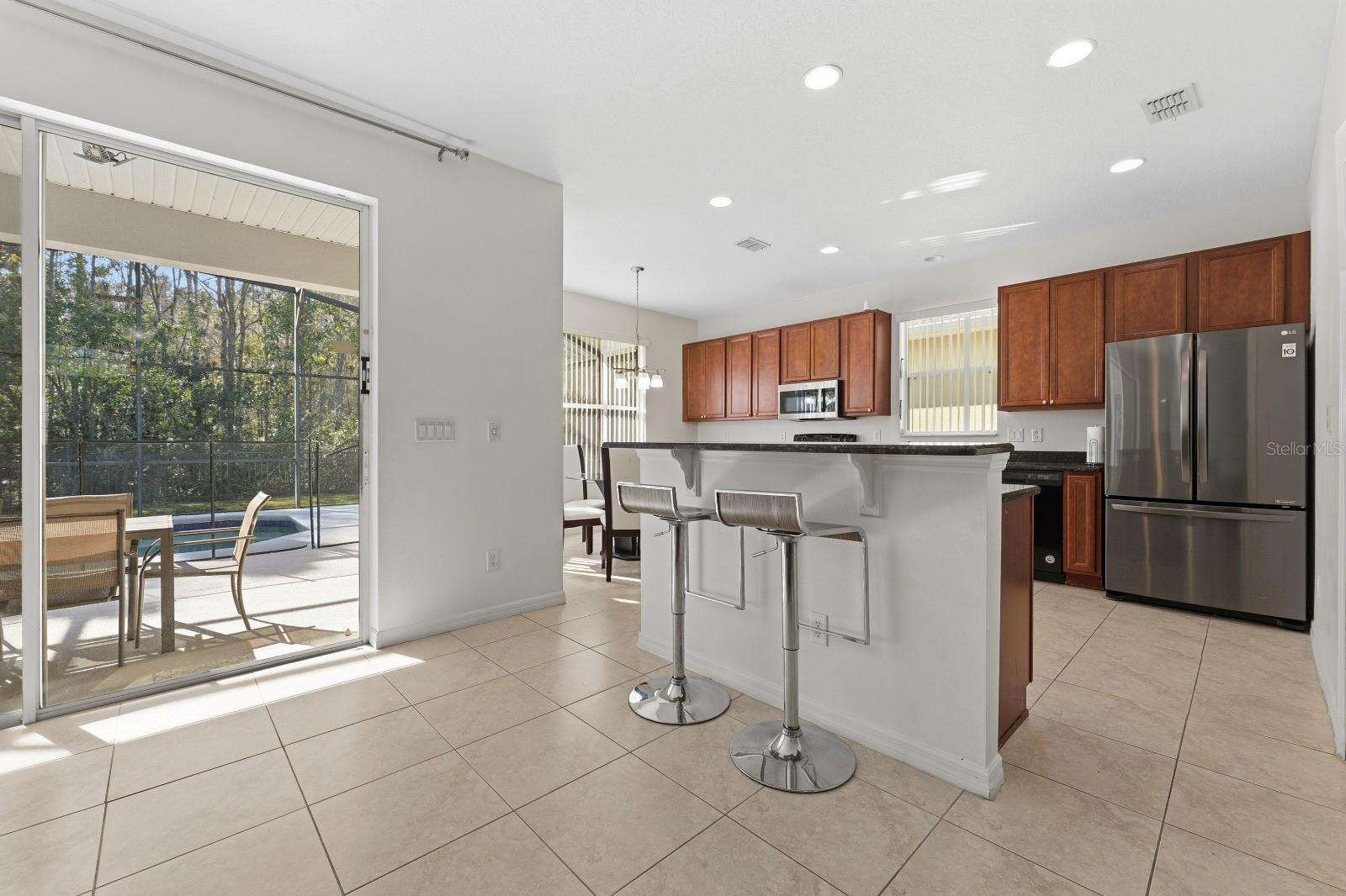 CRYSTAL COVE RESORT - Residential Lease