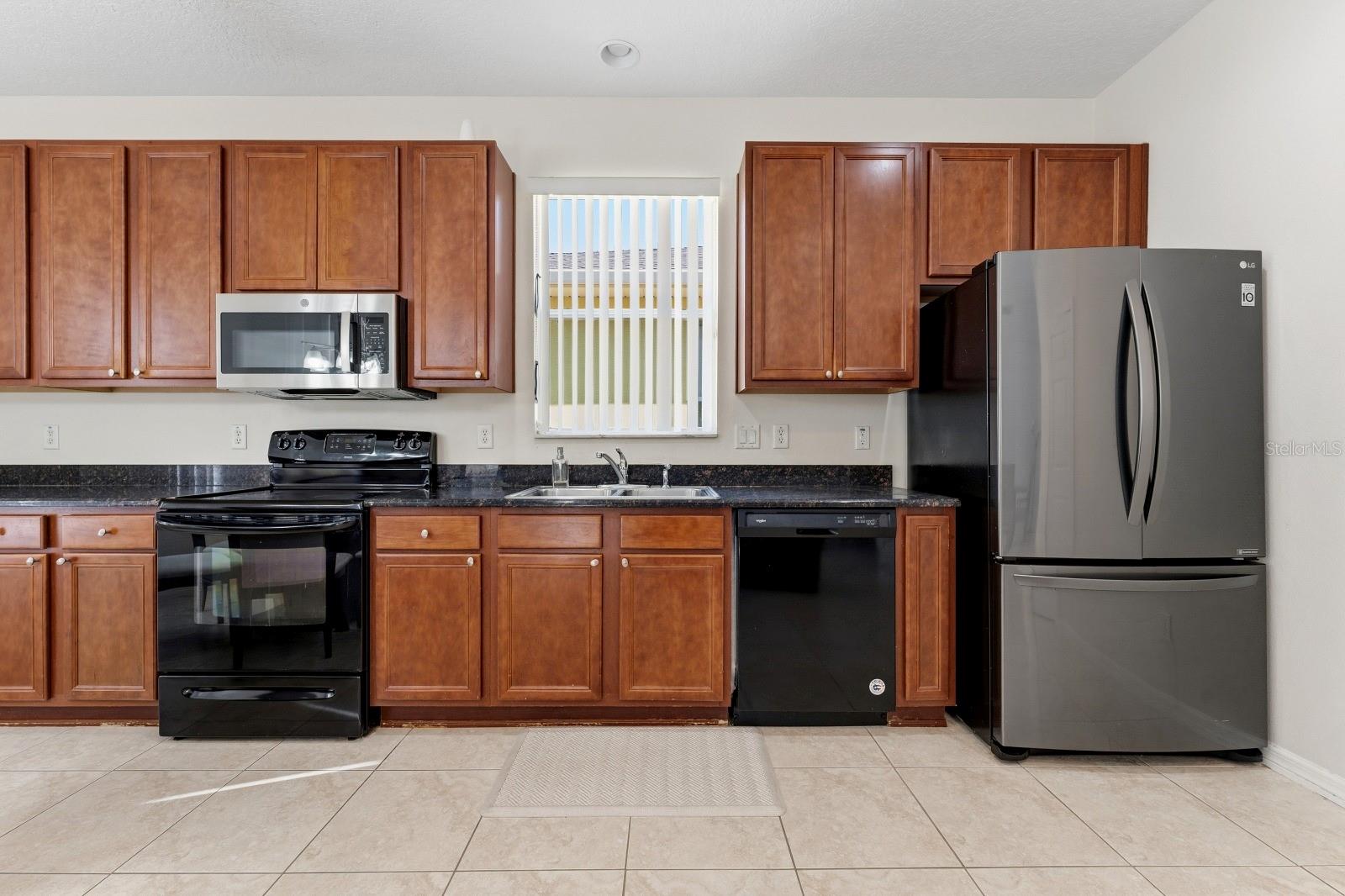 CRYSTAL COVE RESORT - Residential Lease